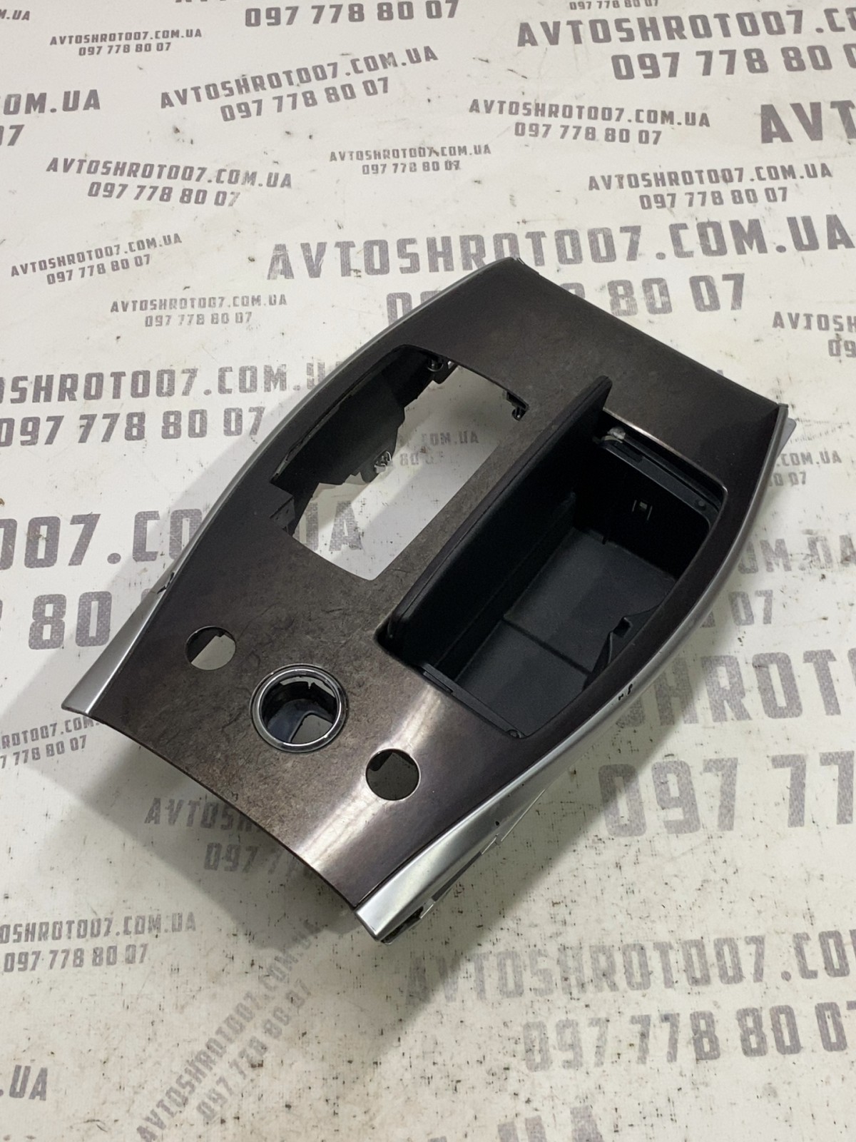 Консоль центральна Infiniti QX60 OEM 969413JA0A