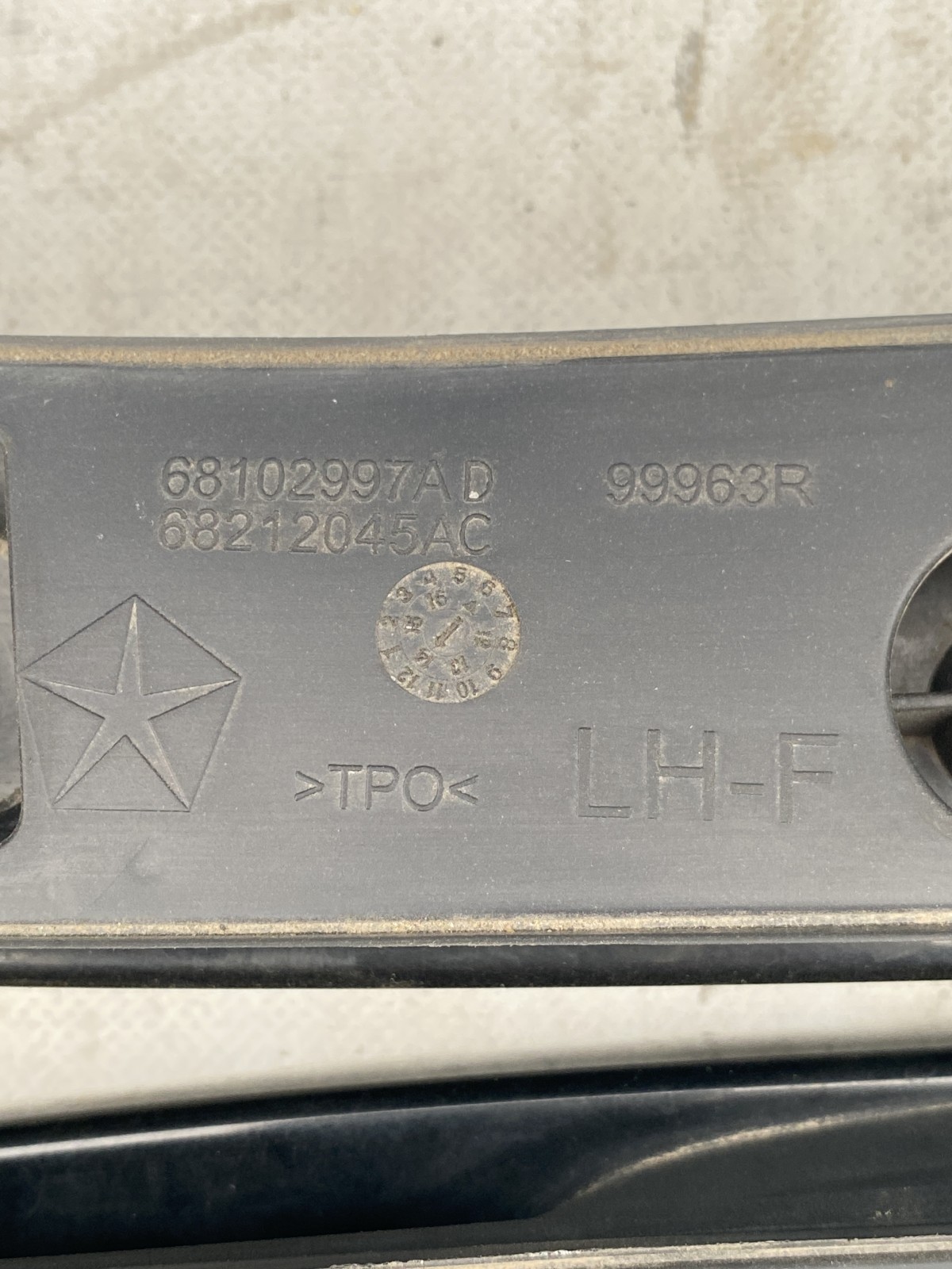 Рейлінги на кришу Jeep Cherokee KL OE 68102997AD