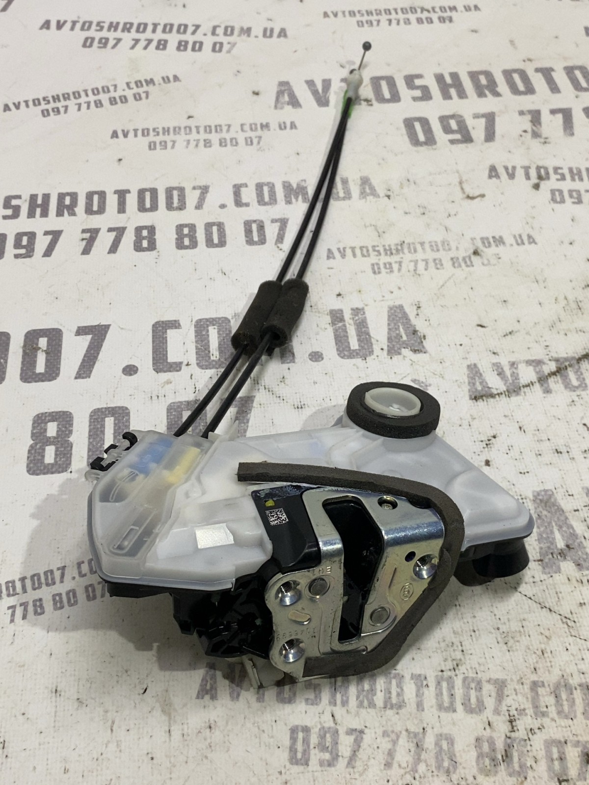 Замок дверей Toyota RAV4 5