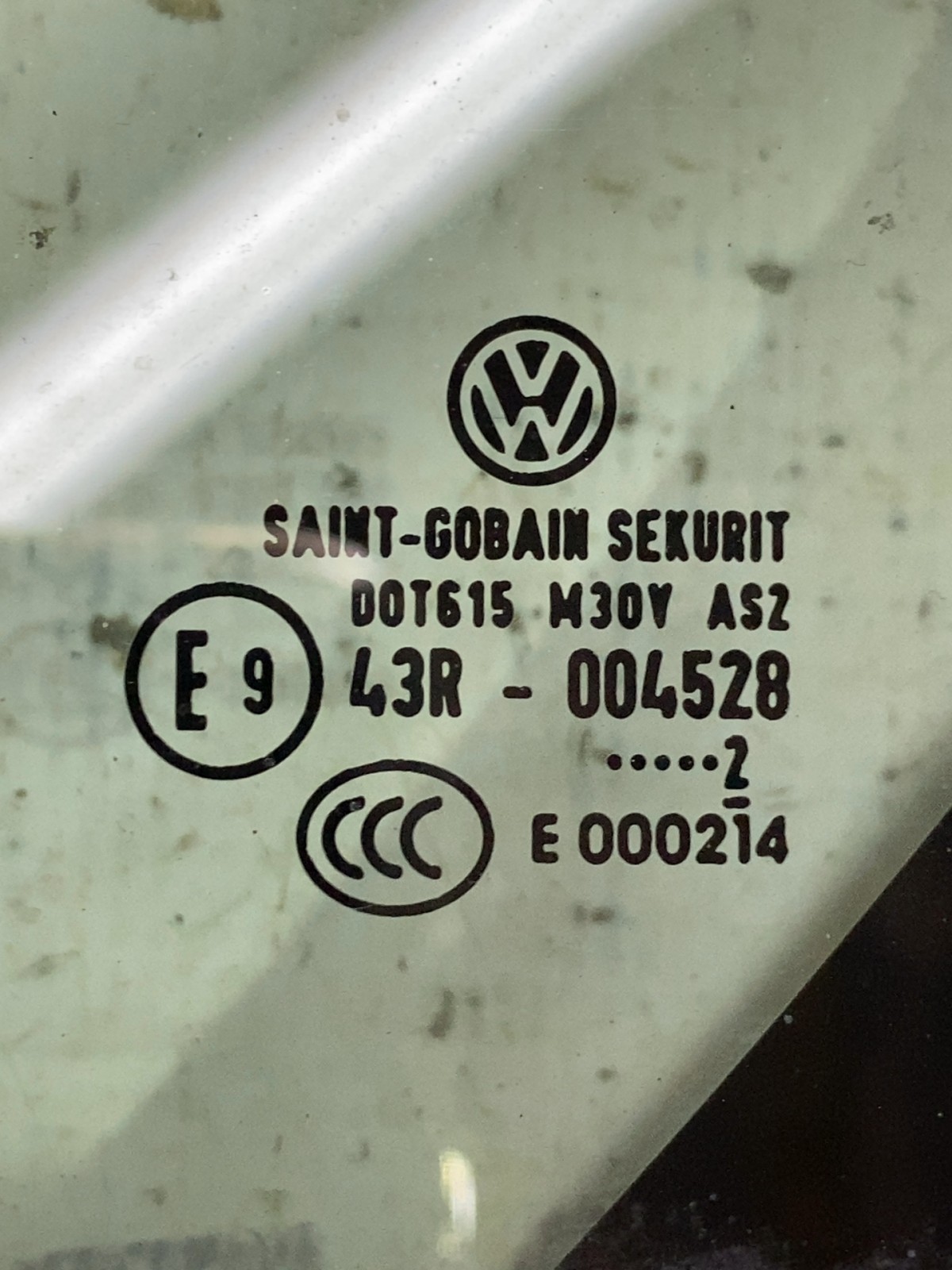 Кузовне скло Volkswagen Jetta 6 OE 5C6845213