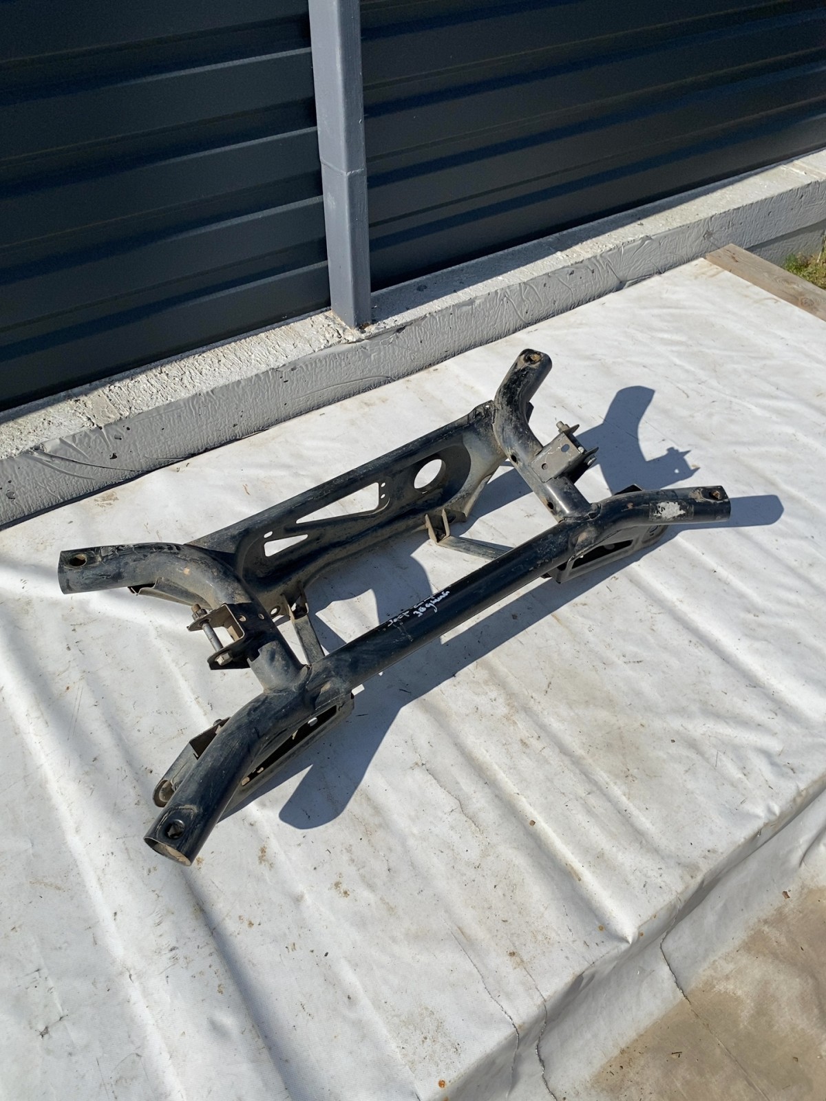 Підрамник задній Jeep Compass MK (06-16) 05105251AD