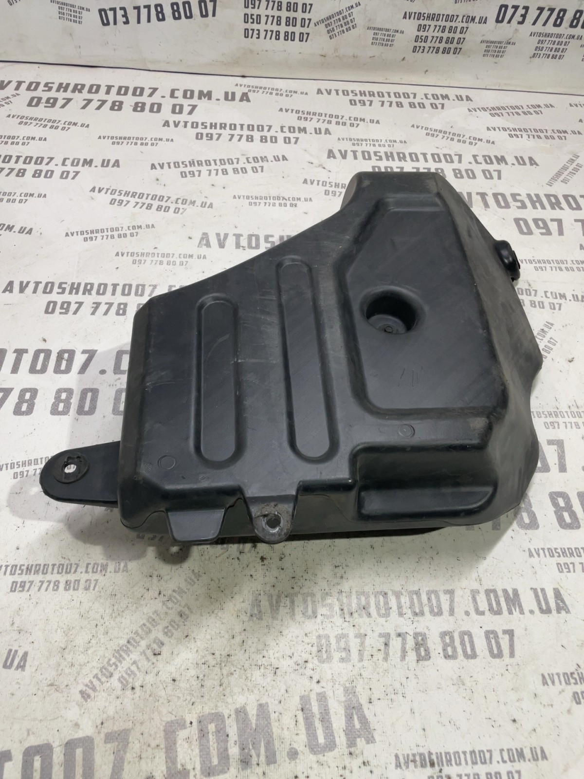 Сабвуфер Jeep Patriot MK (07-17) 05064979AA