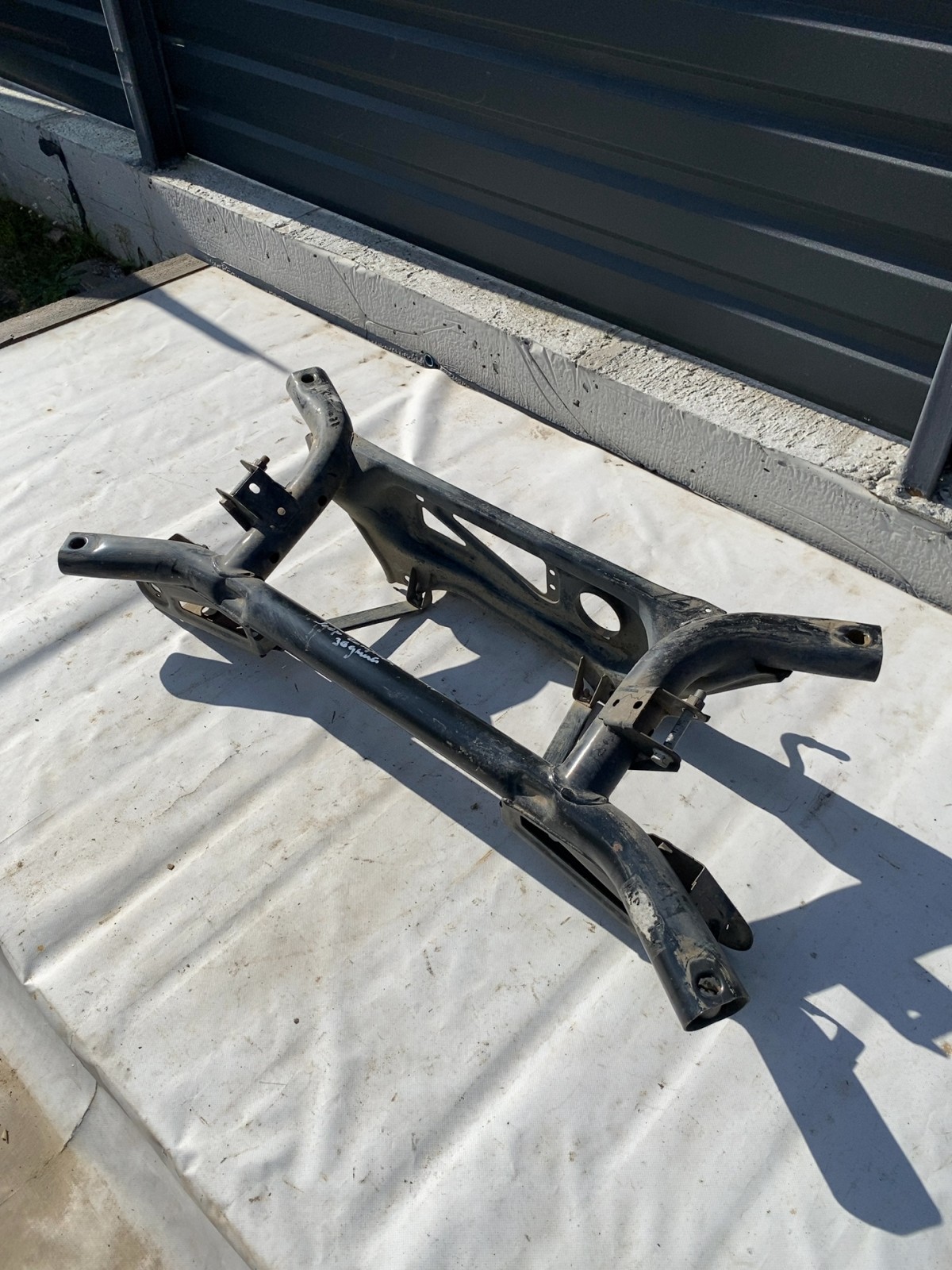 Підрамник задній Jeep Compass MK (06-16) 05105251AD
