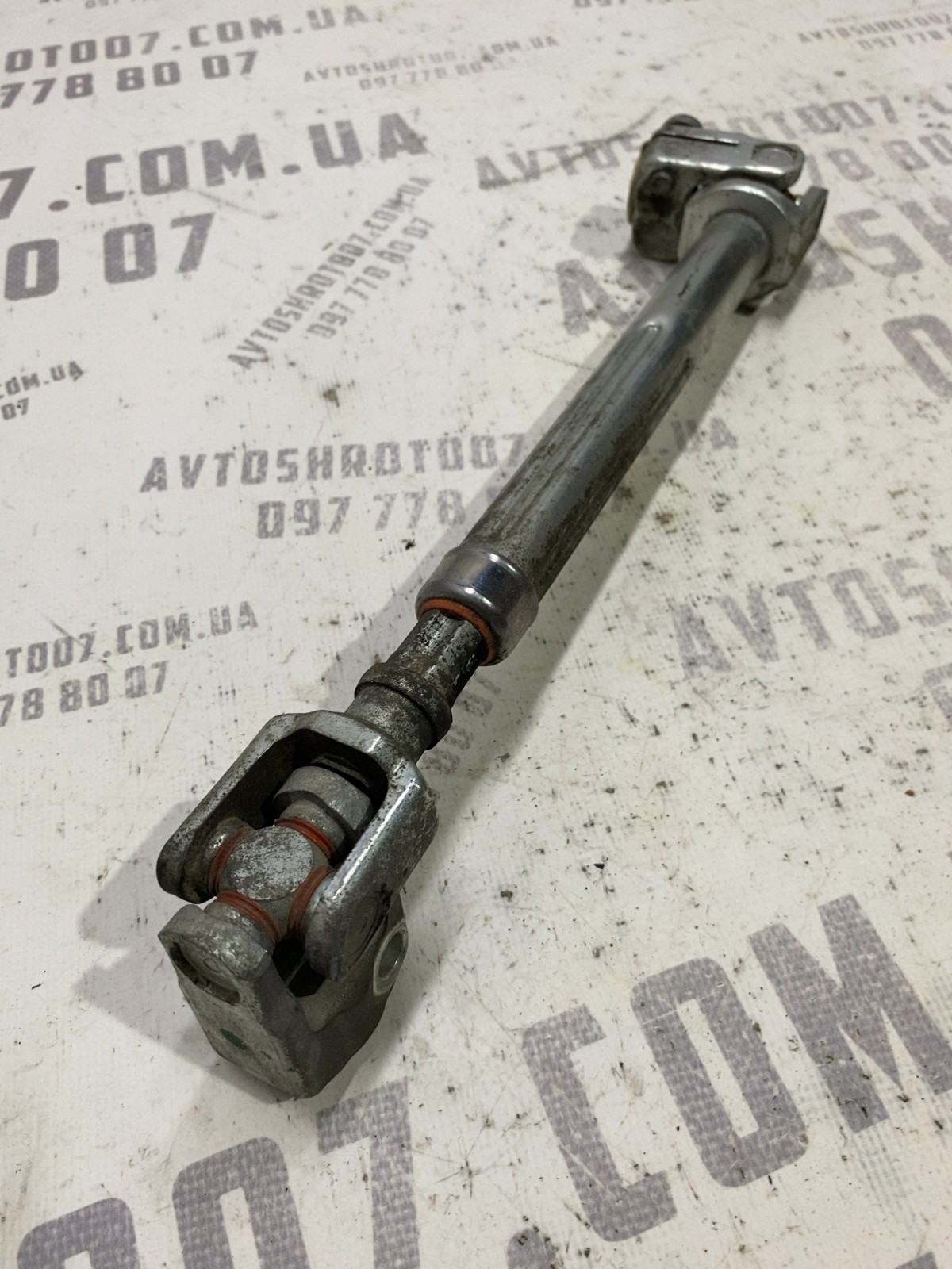 Кардан рульовий Jeep Grand Cherokee WK2 OE P05057539AE
