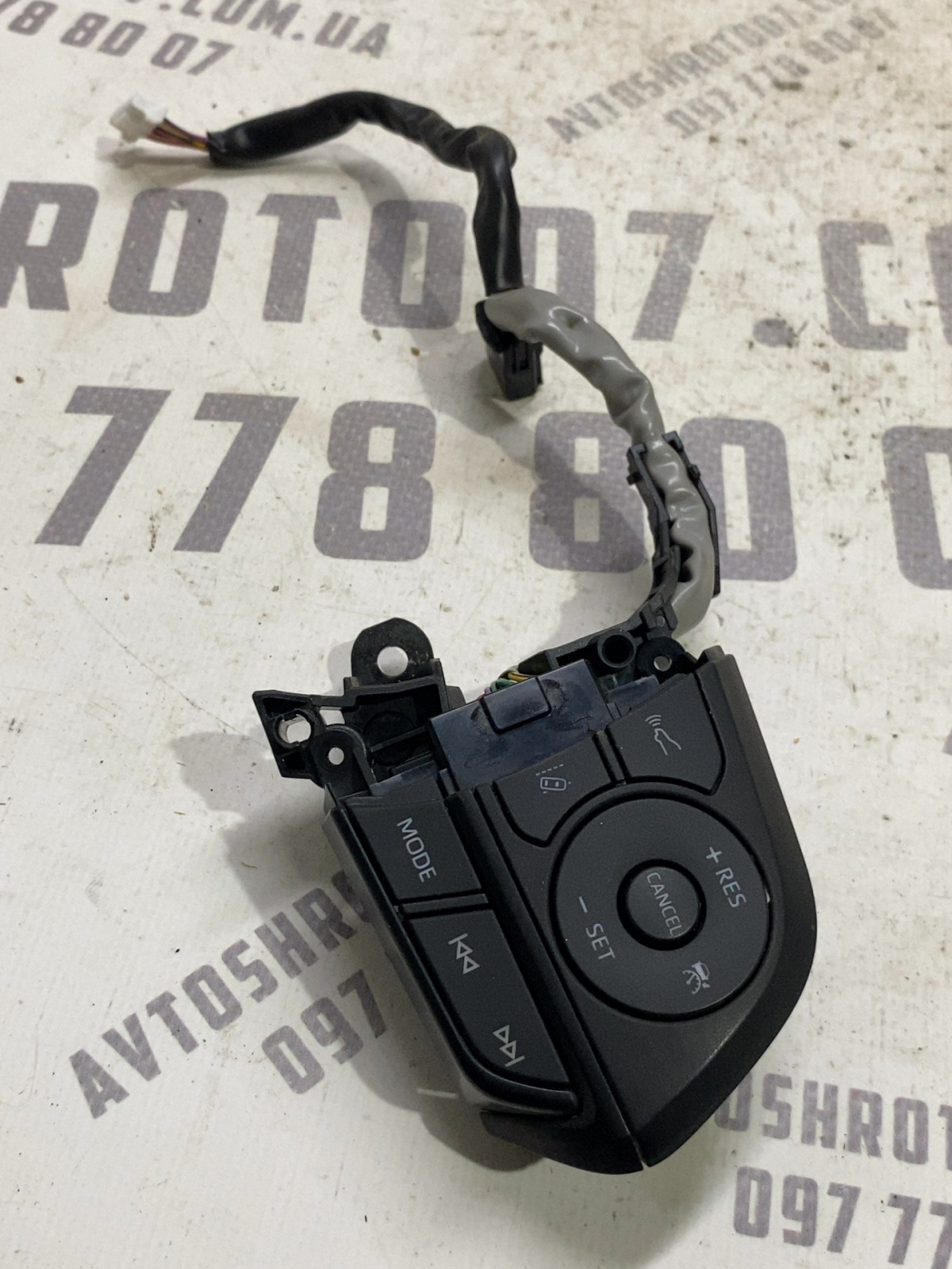 Кнопки керма Toyota RAV4 5