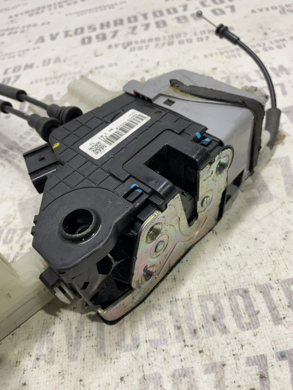 Замок дверей Hyundai Tucson 3 TL OE 81320D3000