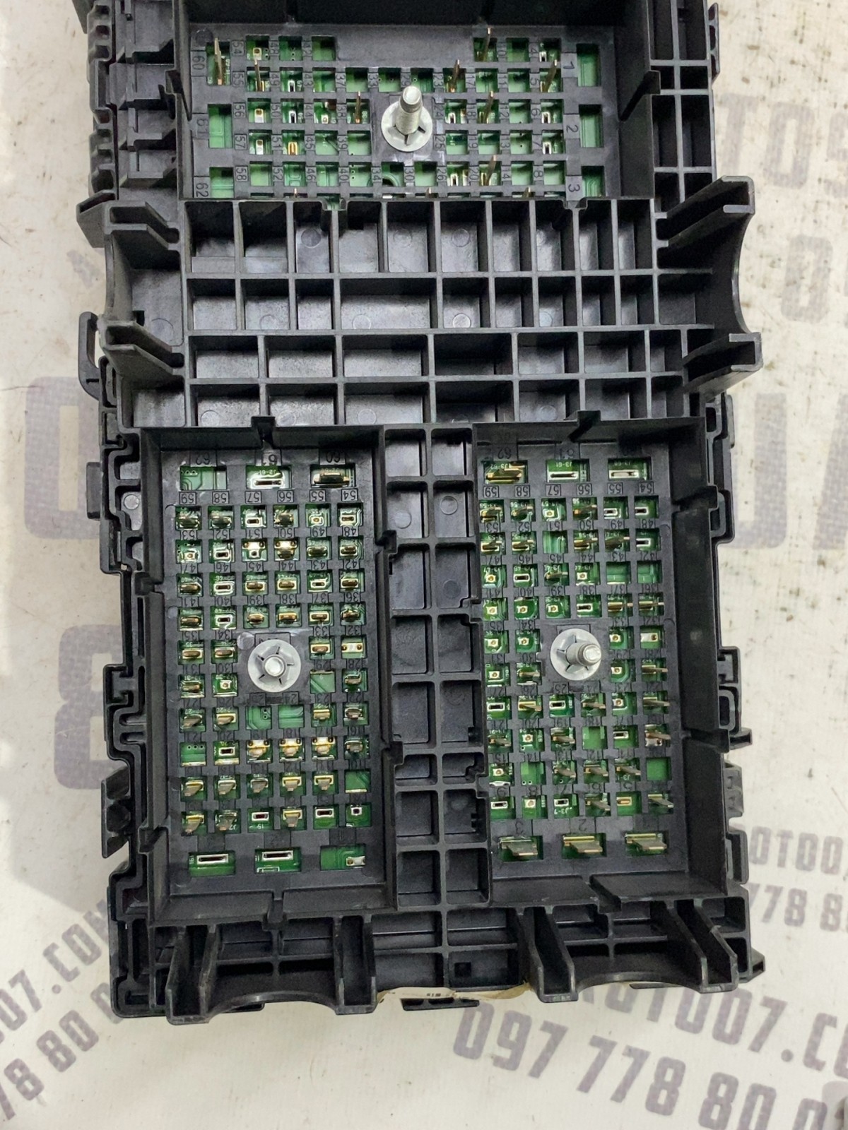 Блок запобіжників Jeep Cherokee KL (13-23) 68235114AC