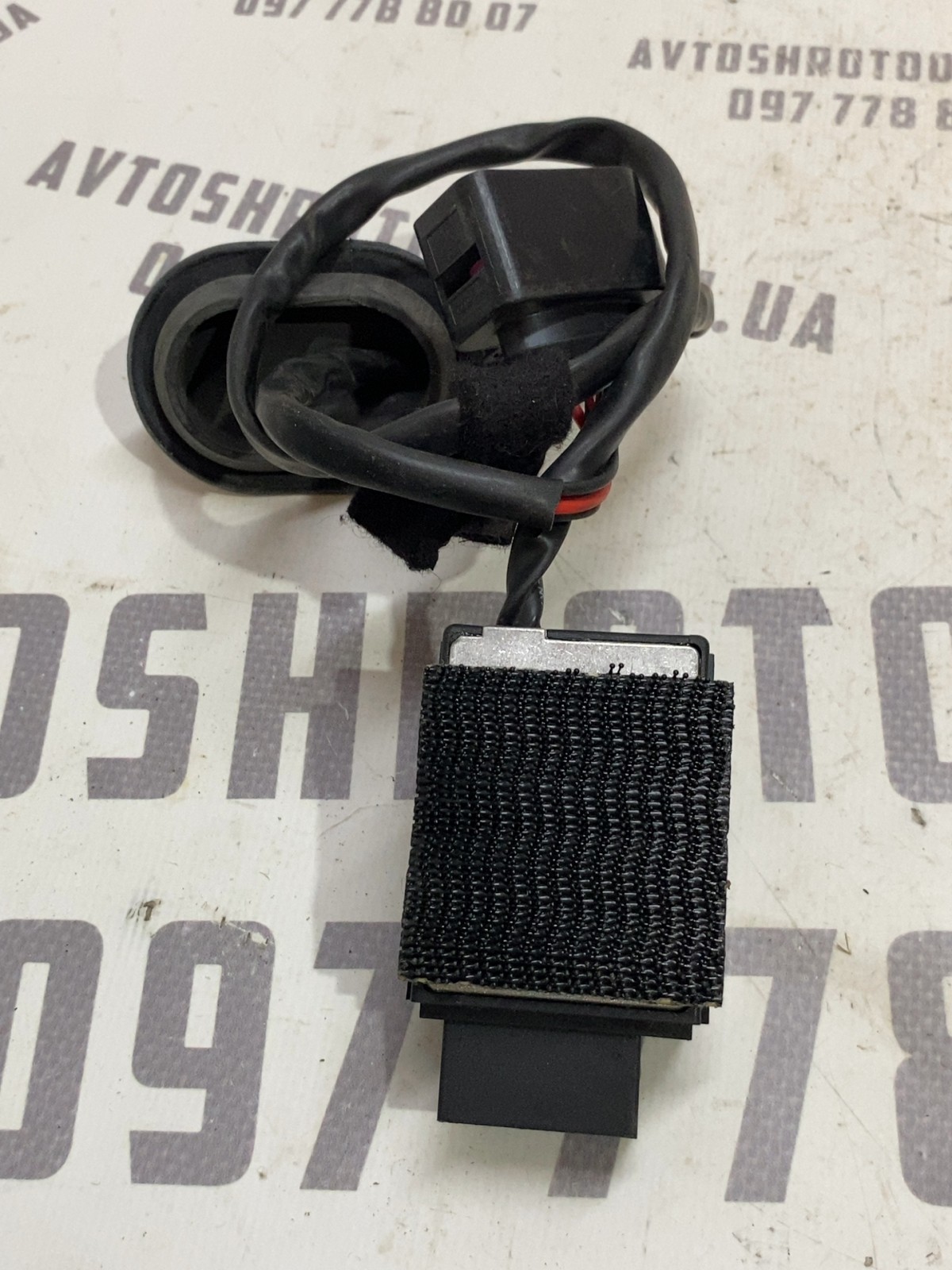 Блок керування паливним насосом VW Passat CC 1K0906093K