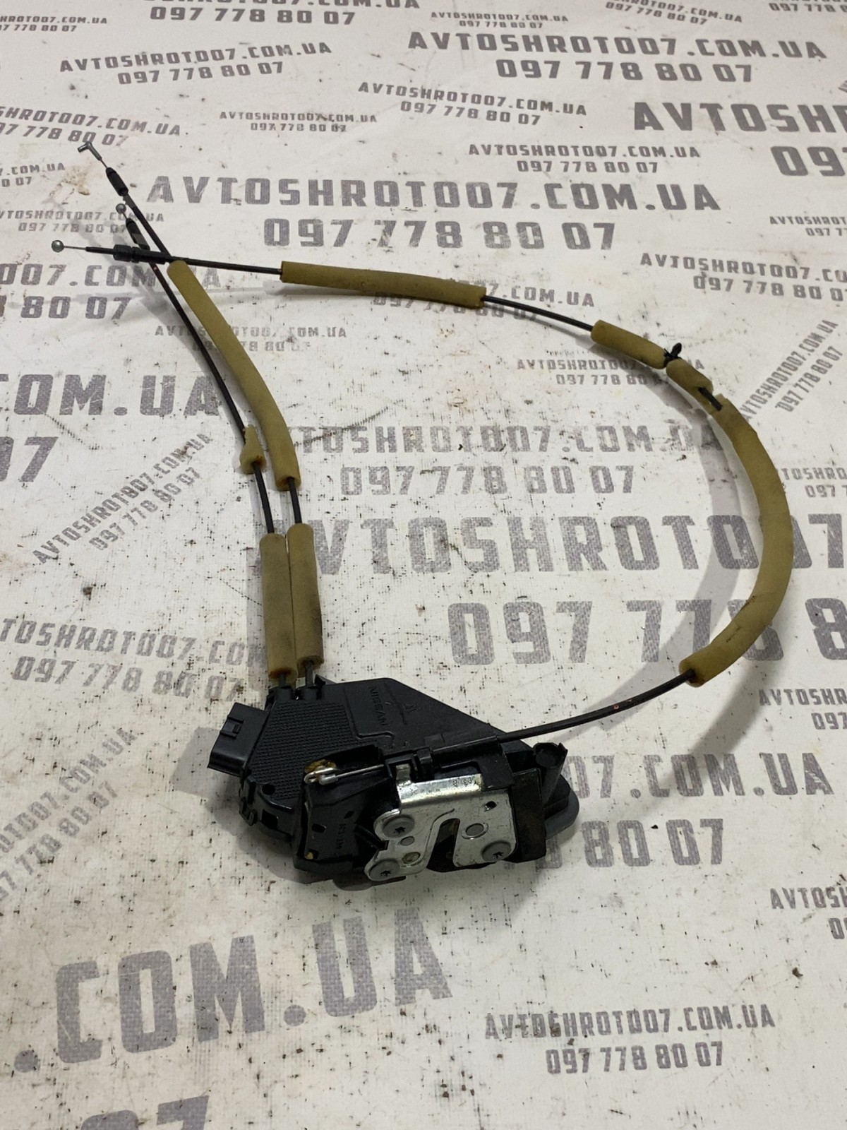 Замок дверей Nissan Rogue T32 OE A084184