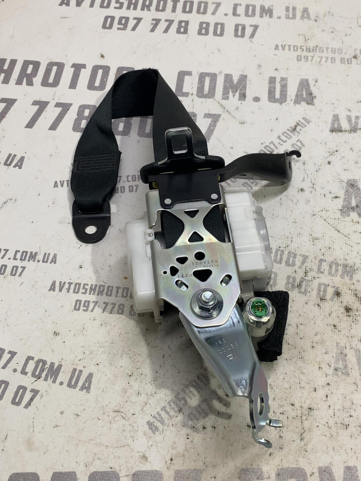 Ремінь безпеки Toyota RAV4 5 7Y1610P