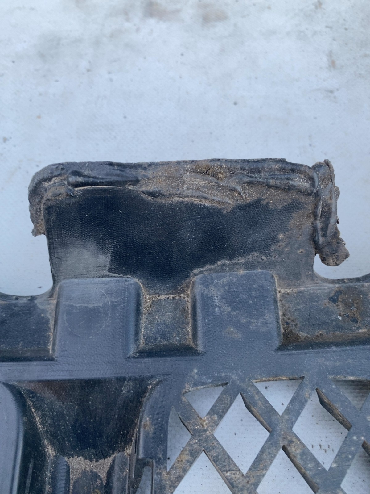 Решітка радіатора передня Jeep Compass MP 68213198AA