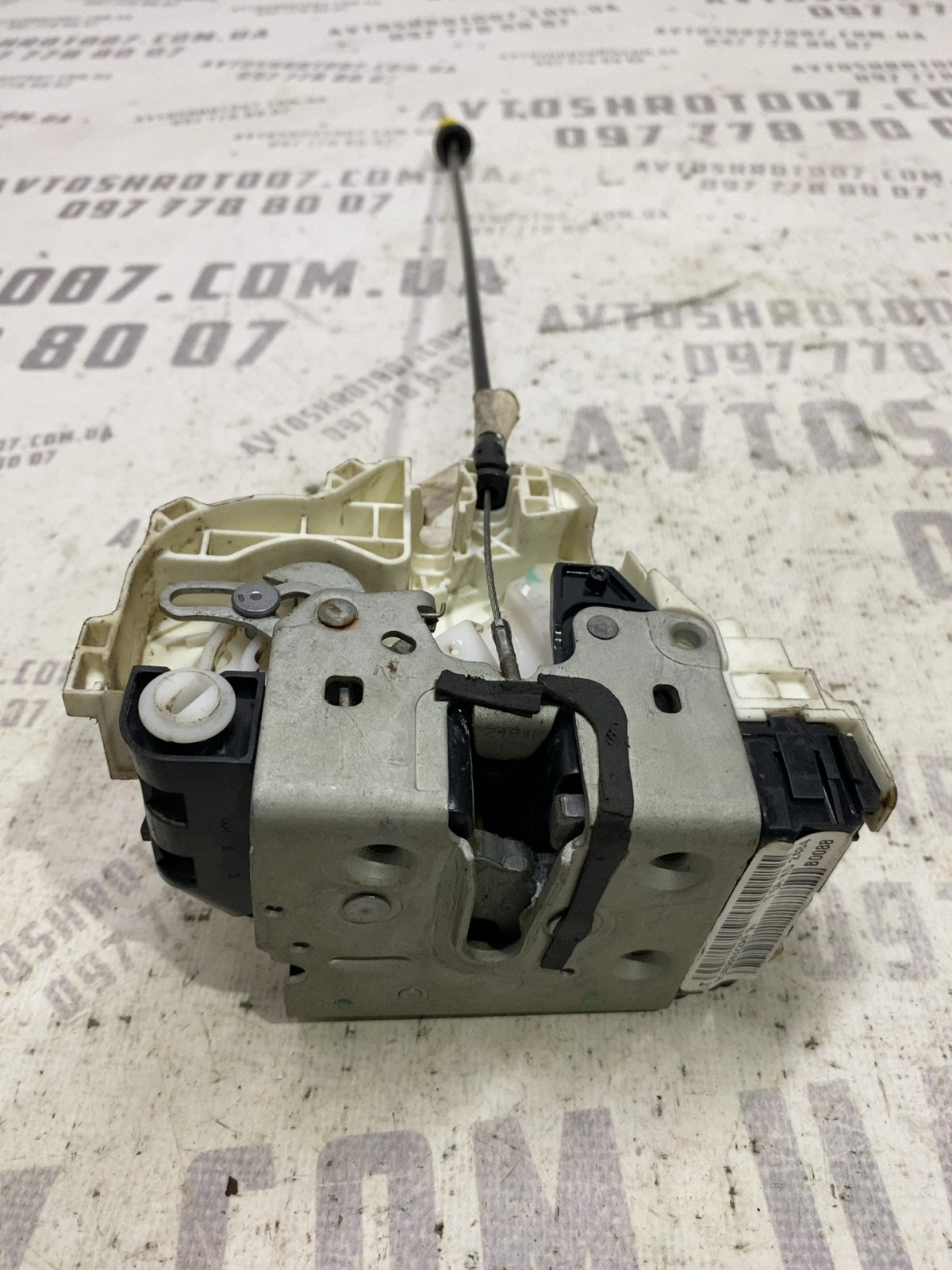 Замок дверей Jeep Cherokee KL OE P04589922AF