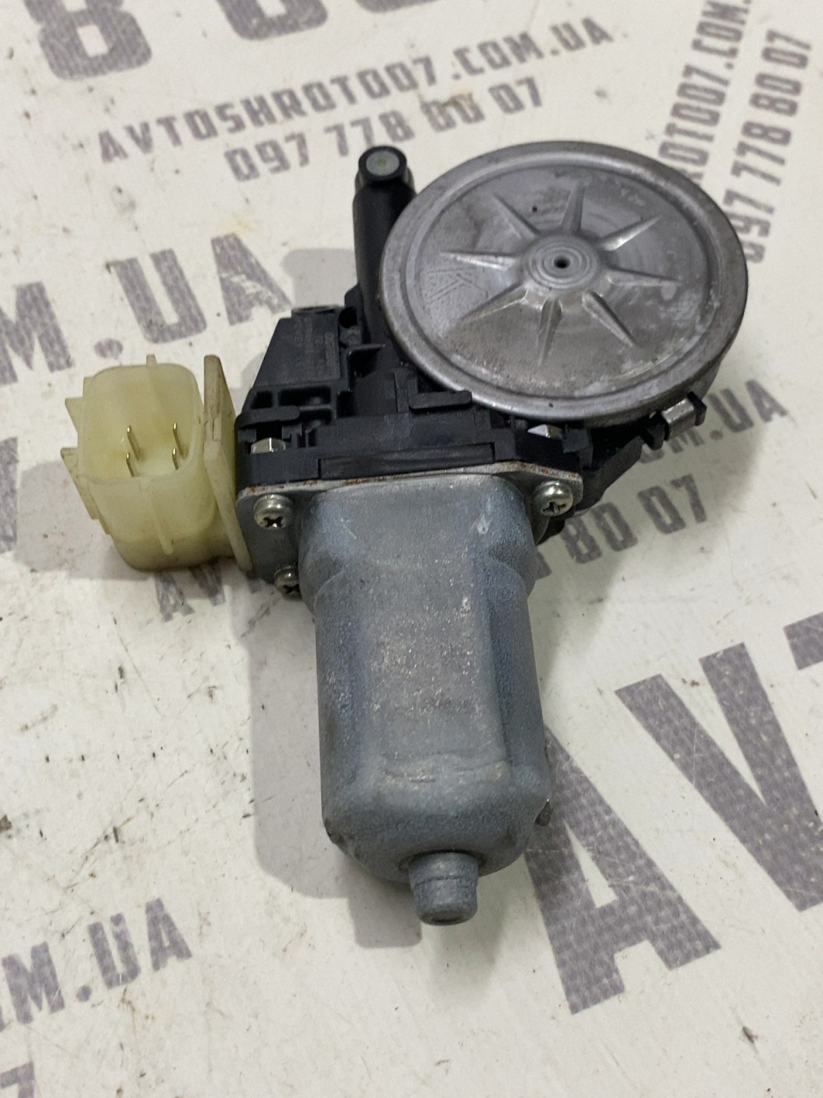 Мотор склопідіймача Nissan Rogue T32 OE 827314BA0A