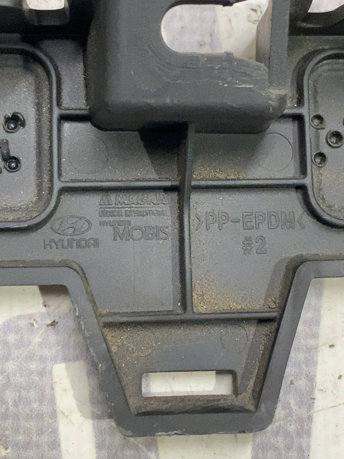 Кронштейн порога Hyundai Sonata 7 LF 87767C2000