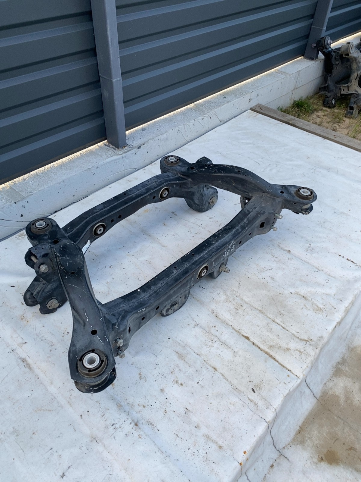 Підрамник задній Jeep Cherokee KL 25207AH