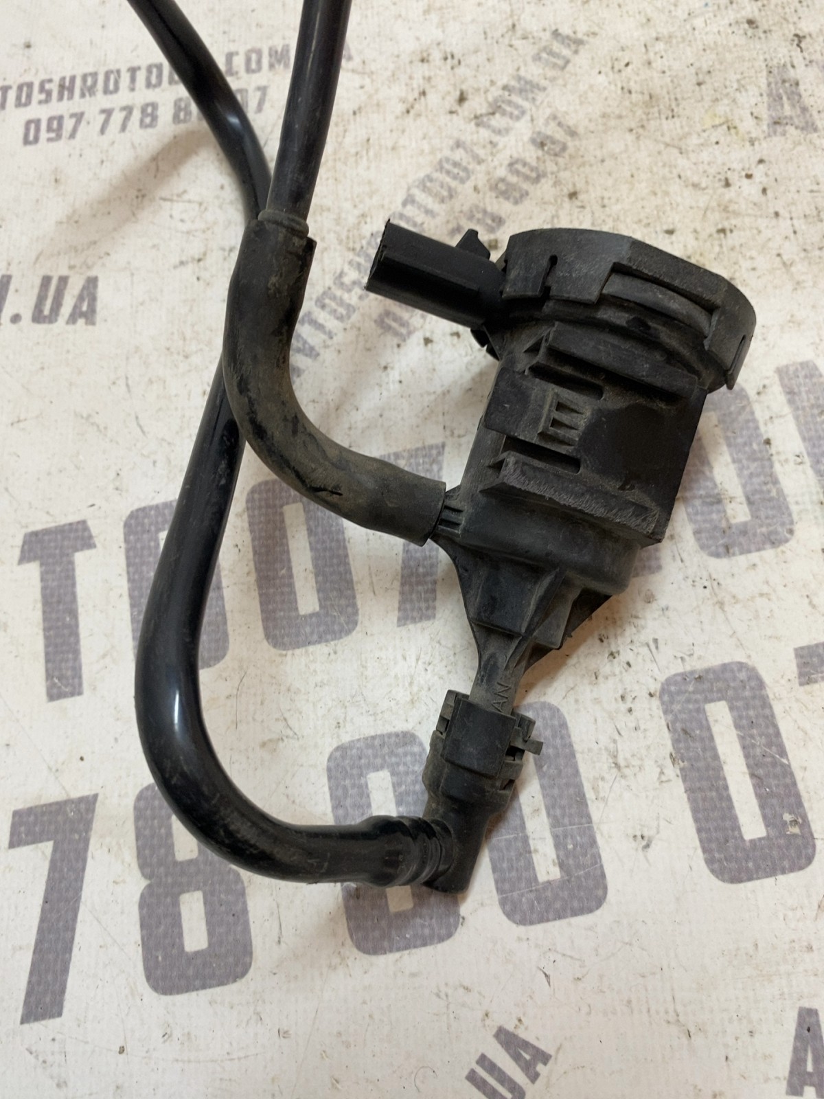 Клапан вентиляції бака Jeep Patriot MK OEM 4891741AA фото 2