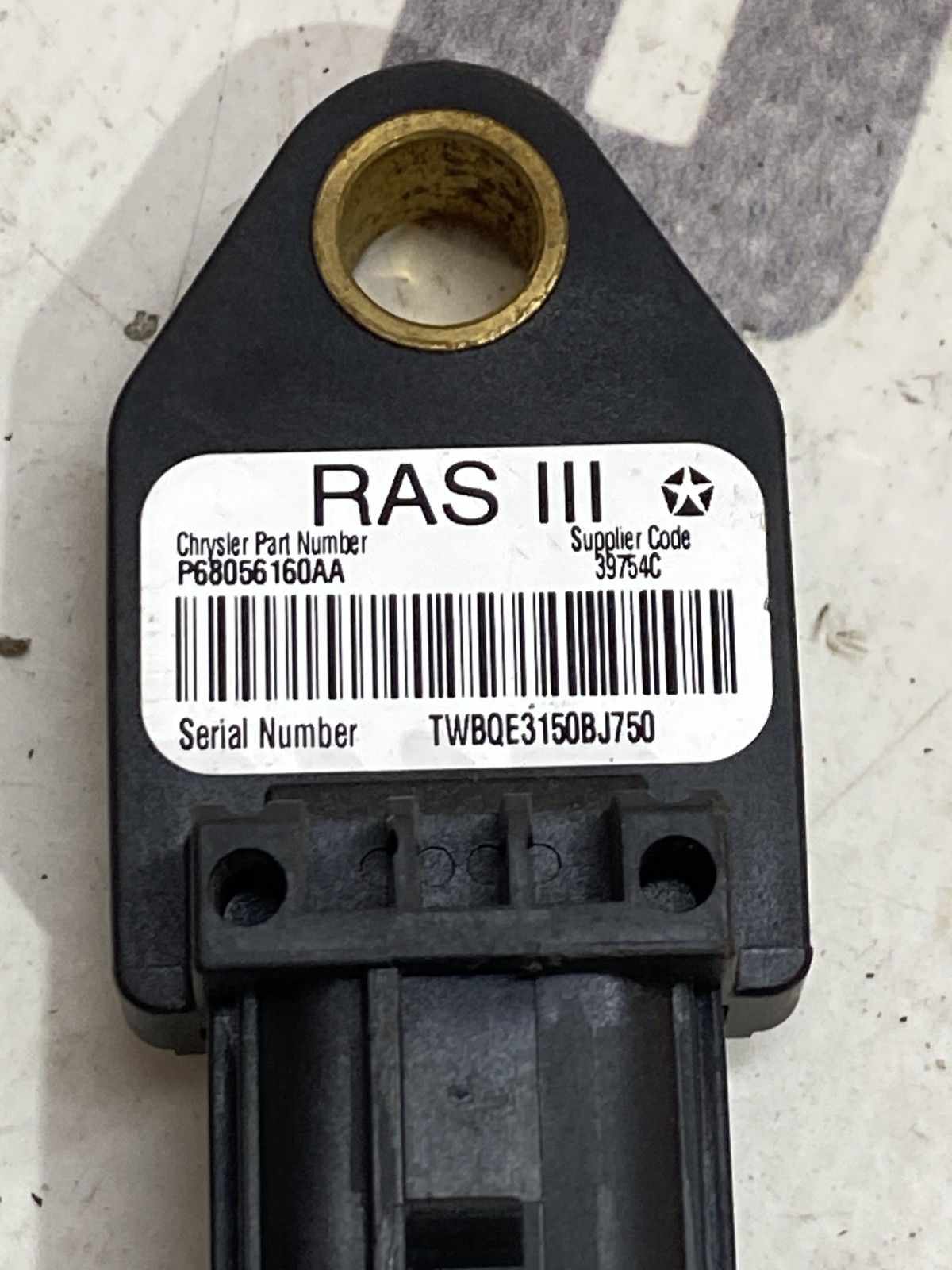 Датчик удару подушки безпеки Jeep Compass MK P68056160AA
