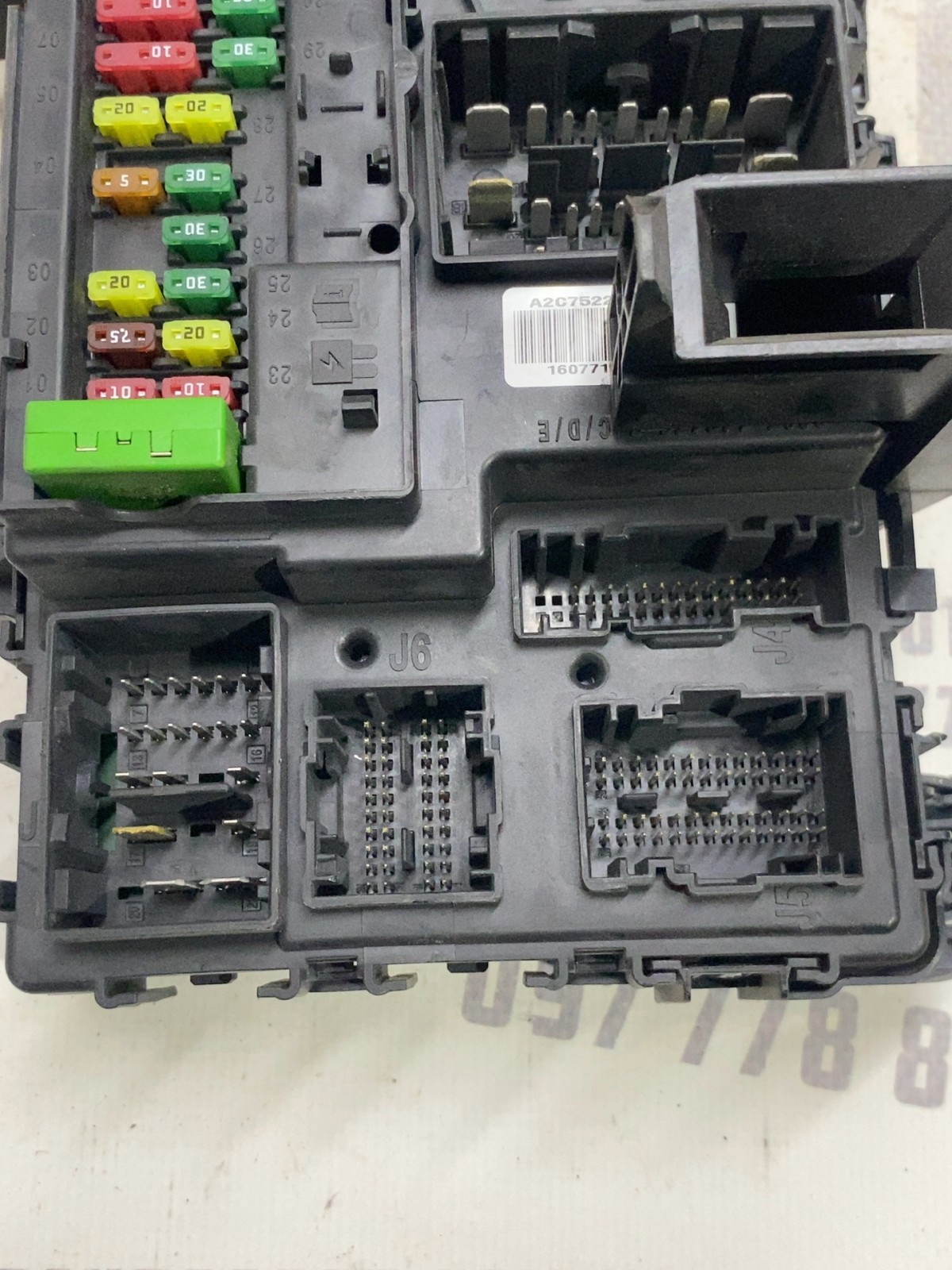 Блок запобіжників Ford F-150 (09-14) GL3T15604