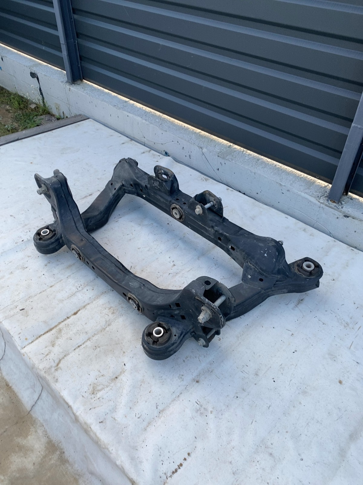 Підрамник задній Jeep Cherokee KL 25207AH