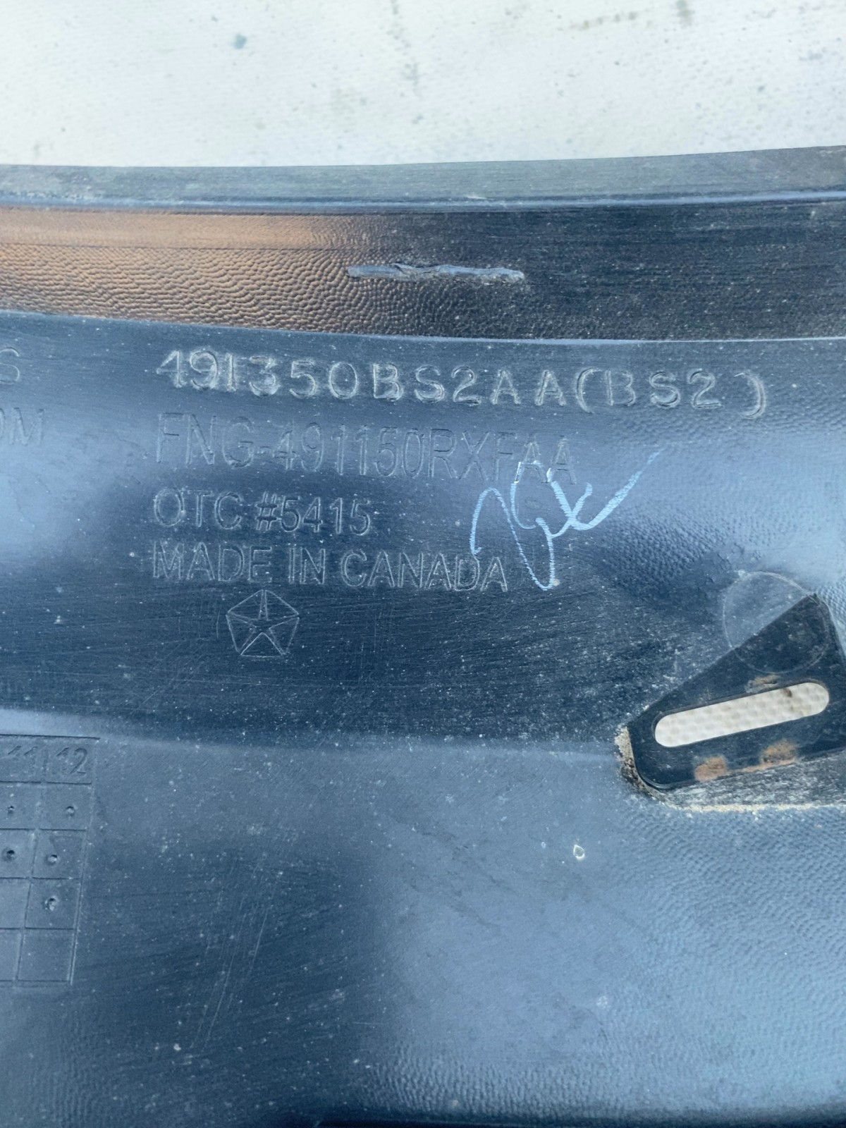 Решітка радіатора передня Jeep Compass MP 68213198AA