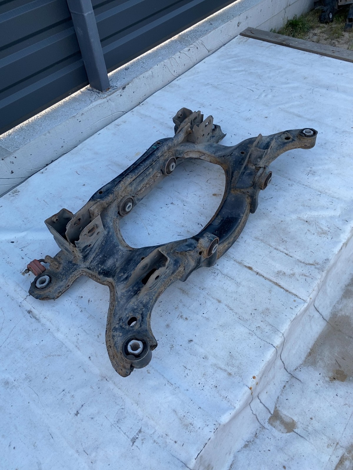Підрамник задній Land Rover Range Rover Evoque 1 (11-18)
