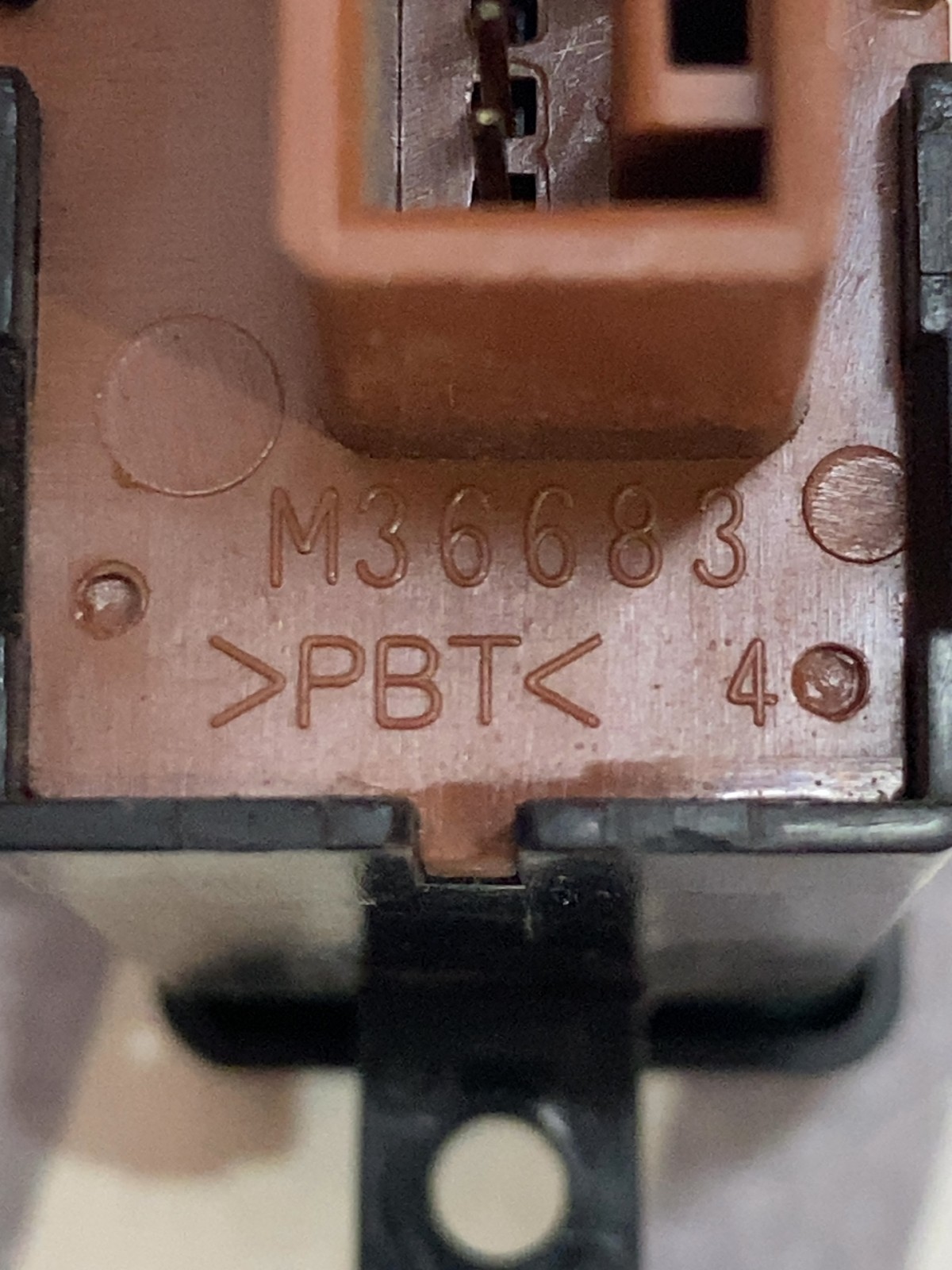Кнопка обігріву сидінь Acura RDX 2 OEM m36683