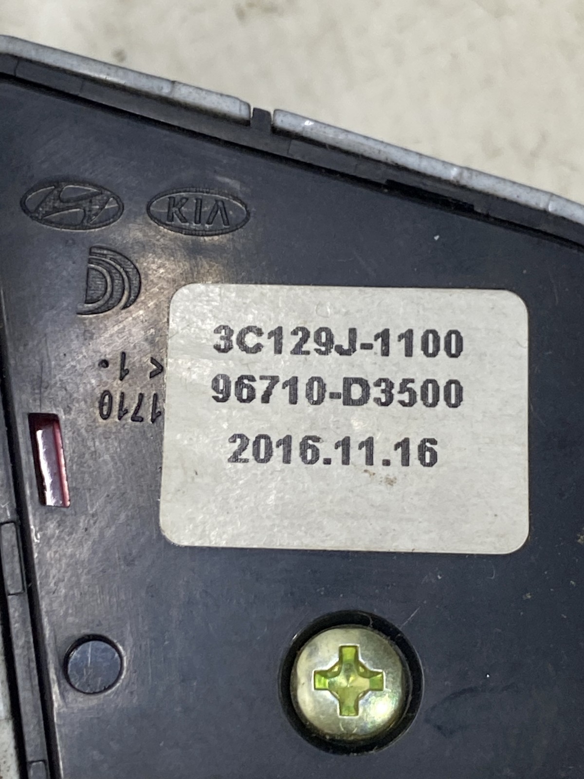 Кнопки керма Hyundai Tucson 3 TL 96710D3500