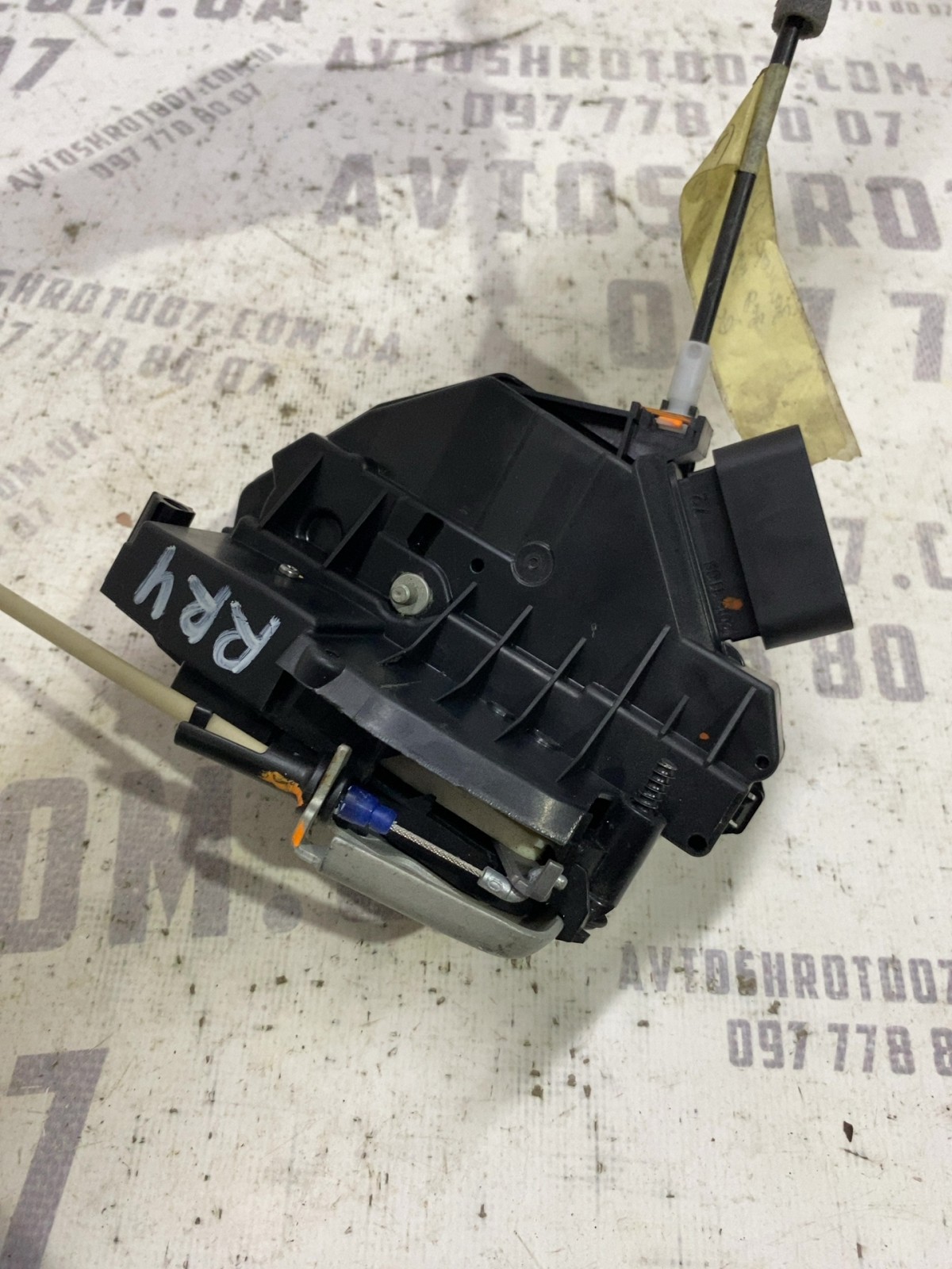 Замок дверей Ford Escape 3 OE BF6AF26412AJ