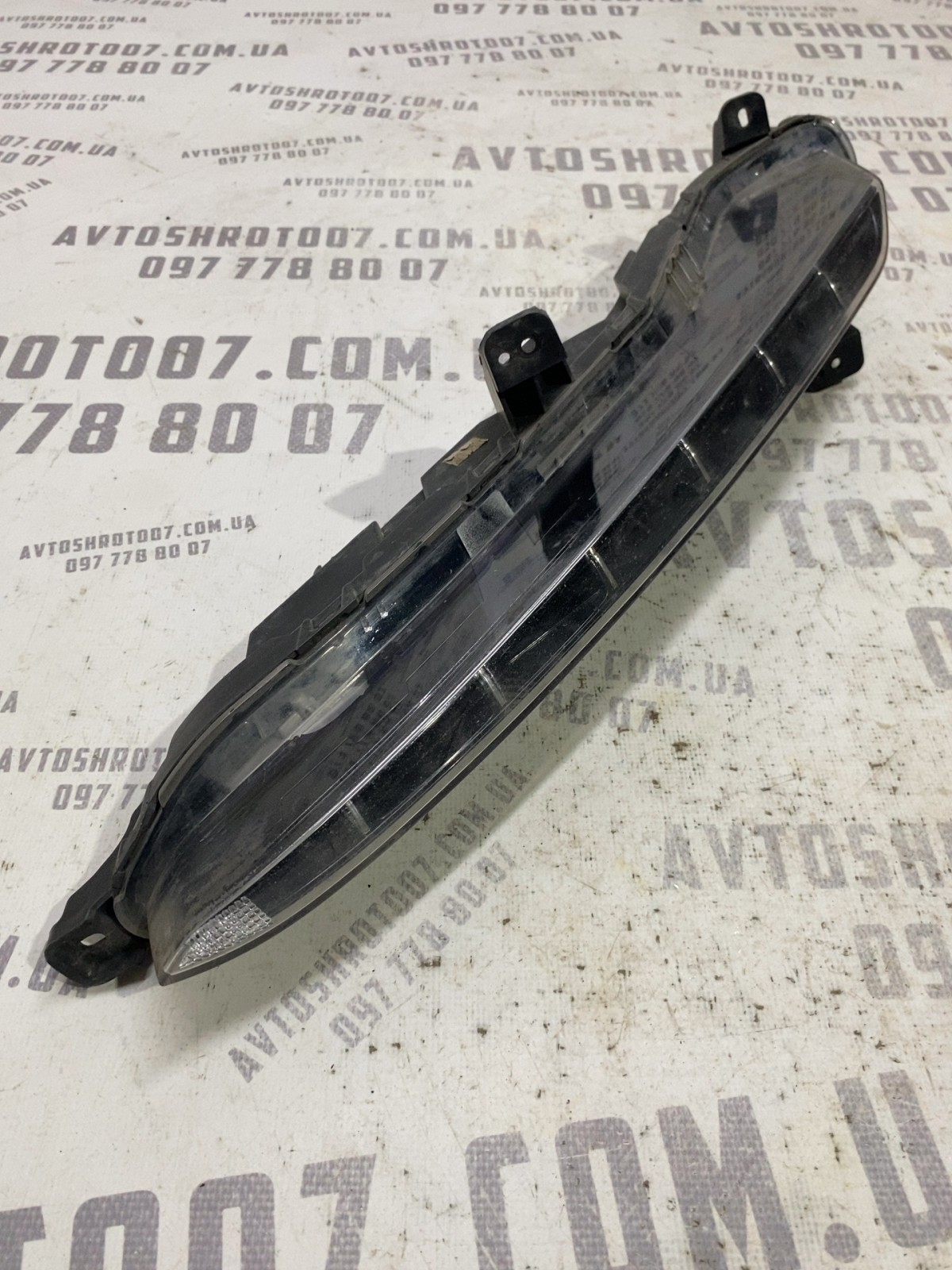 Фара протитуманна права Hyundai Sonata 7 LF 92208C10