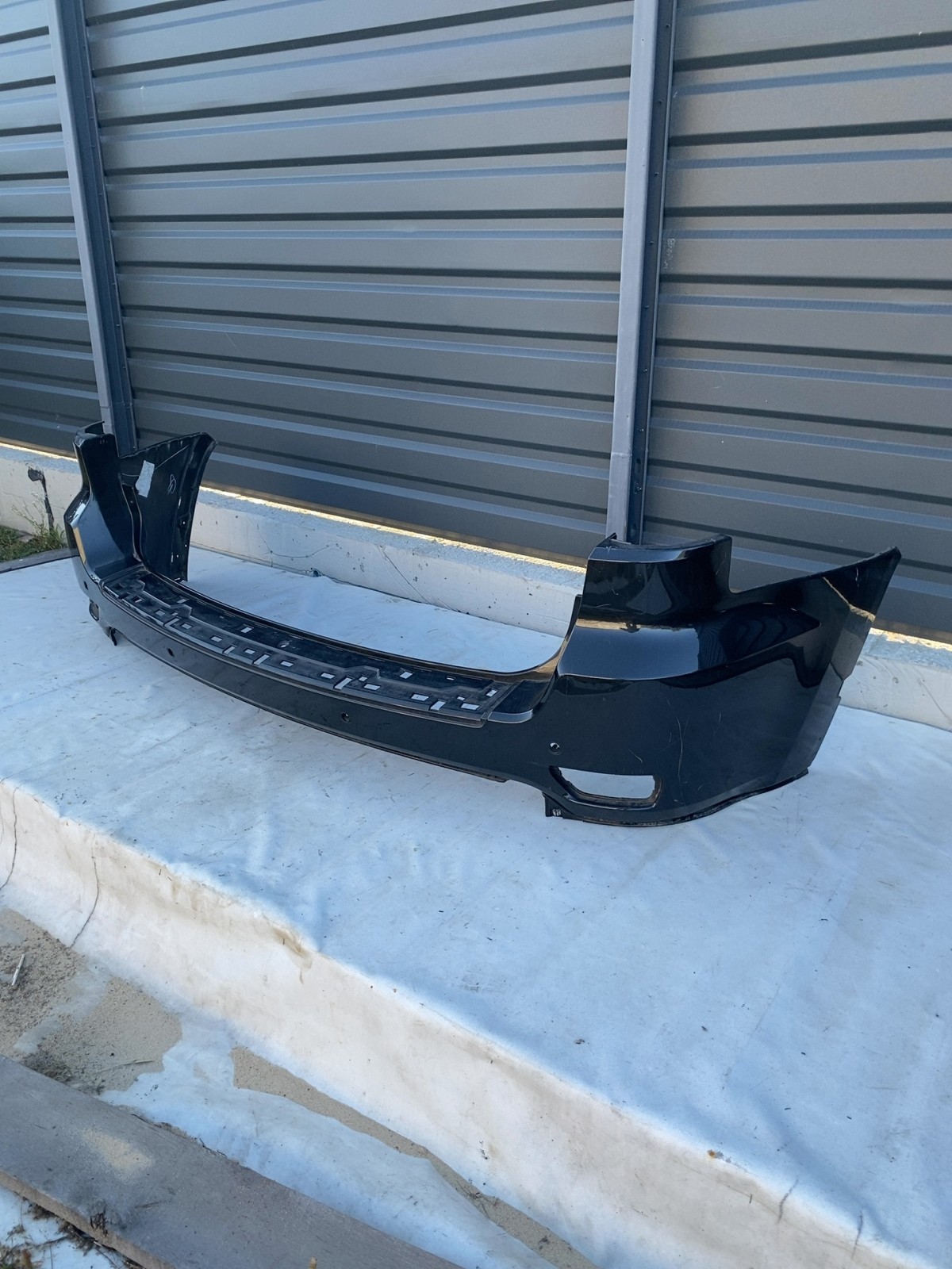 Бампер задній Jeep Grand Cherokee WK2 (10-21) OEM 463000