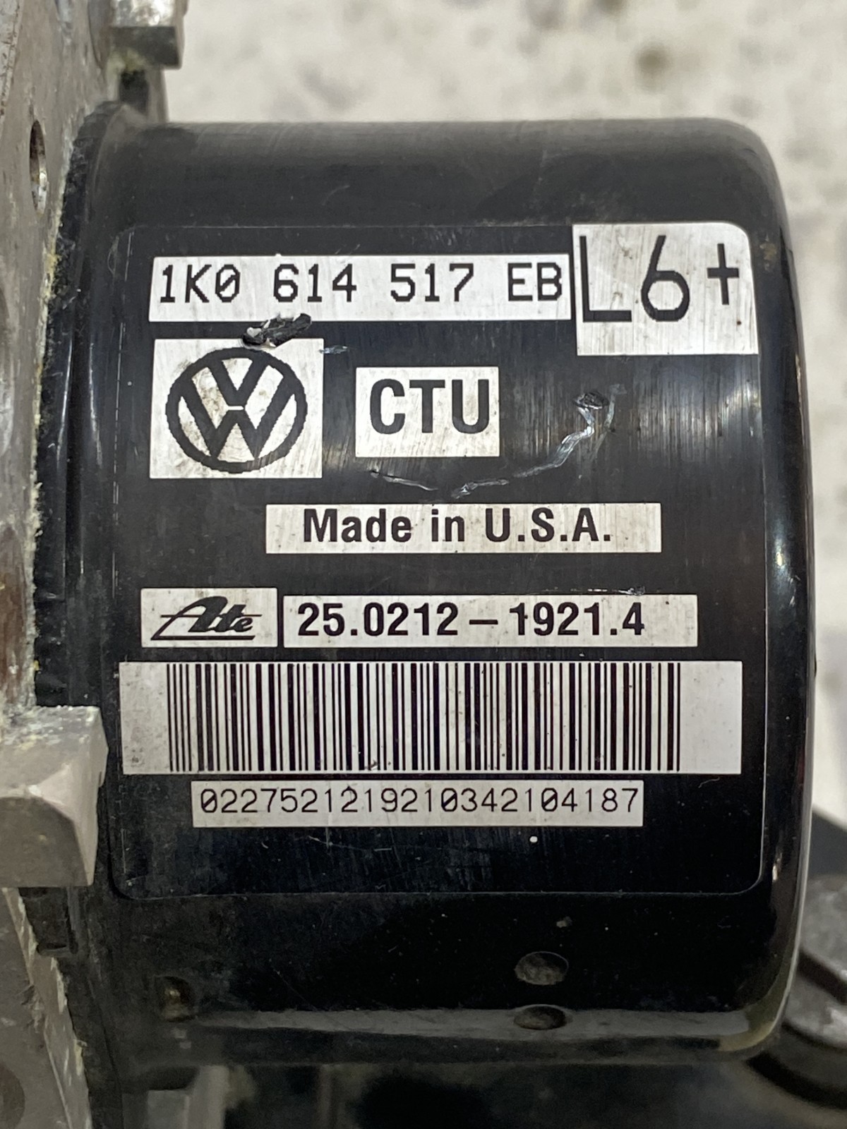 Блок управління АБС Volkswagen Jetta 6 (10-18) 1K0614517EB