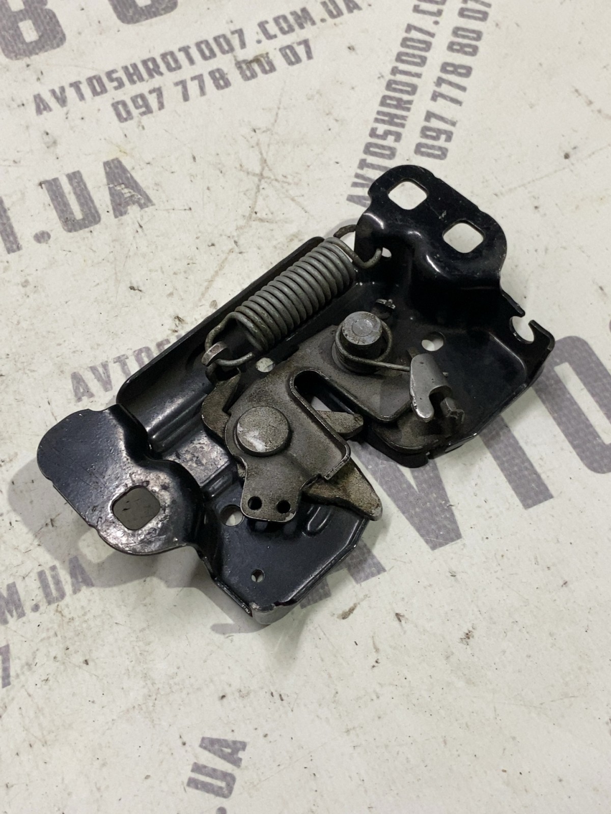Замок капота Jeep Cherokee KL (14-23) 68237159AB