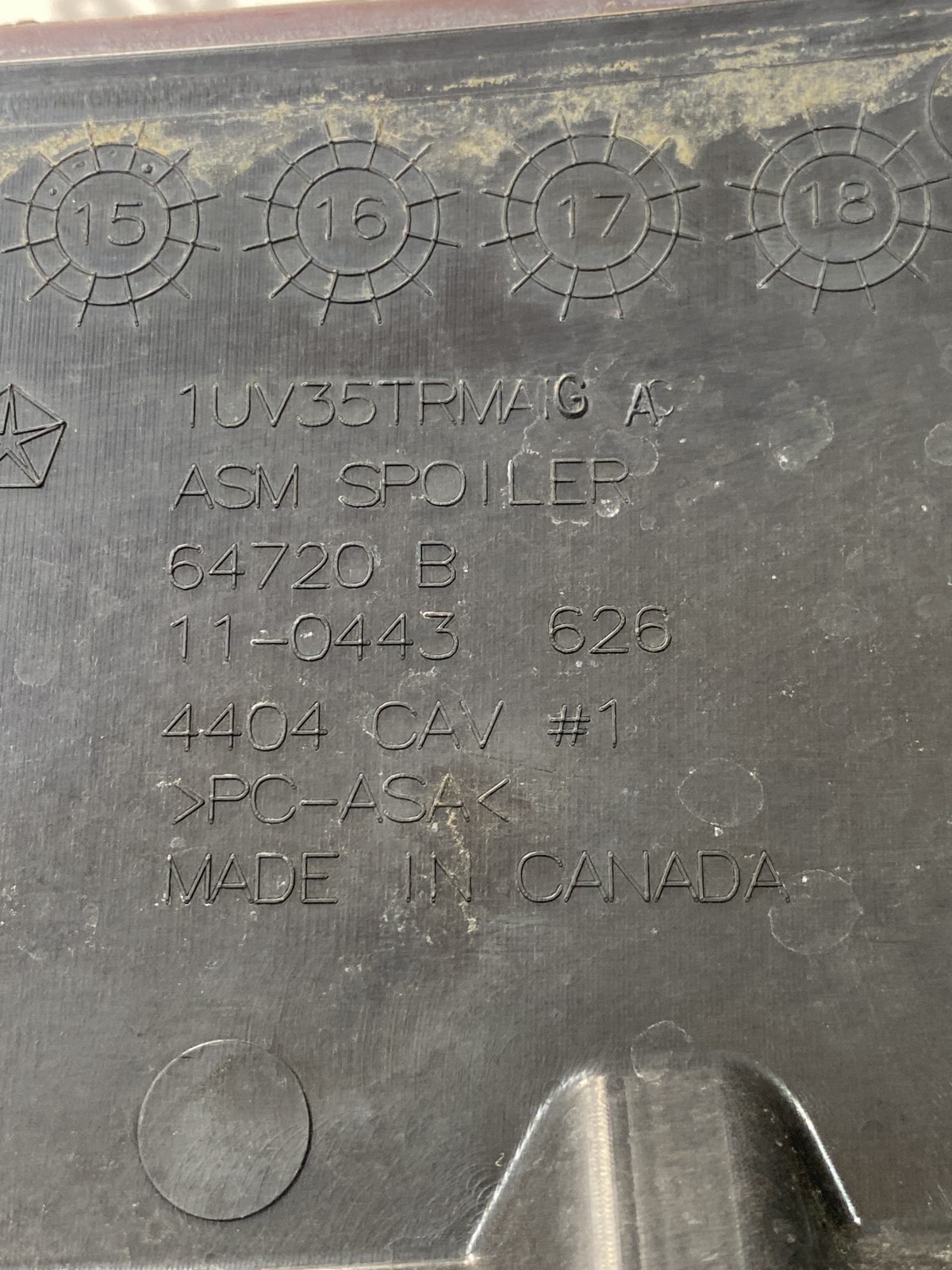 Спойлер задній верхній Jeep Cherokee KL 1UV35TRMAIG