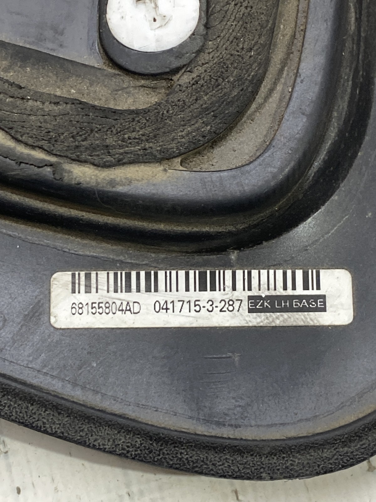 Кузовне скло Jeep Cherokee KL OE 68155804AD