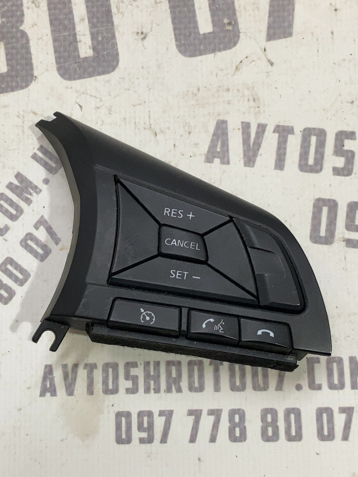Кнопки керма Nissan Rogue T32