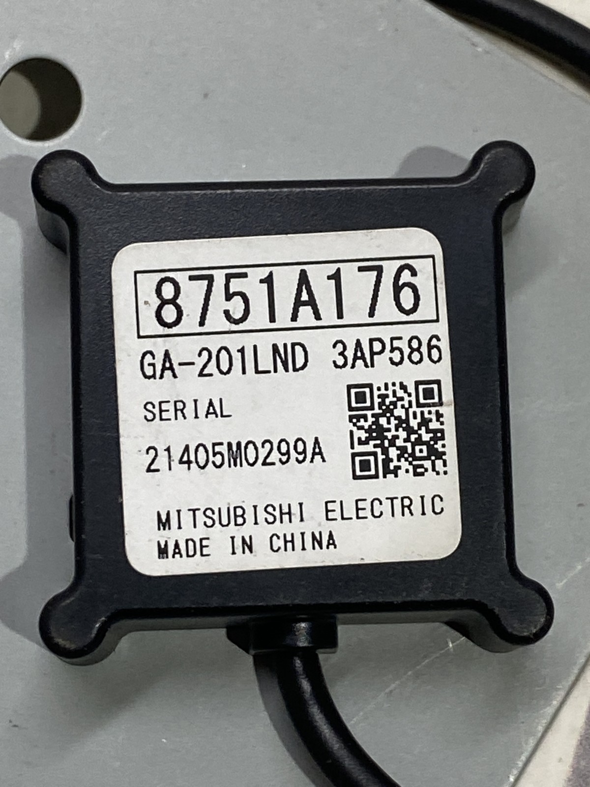 Антена GPS Mitsubishi Outlander 3 OEM 8751A176