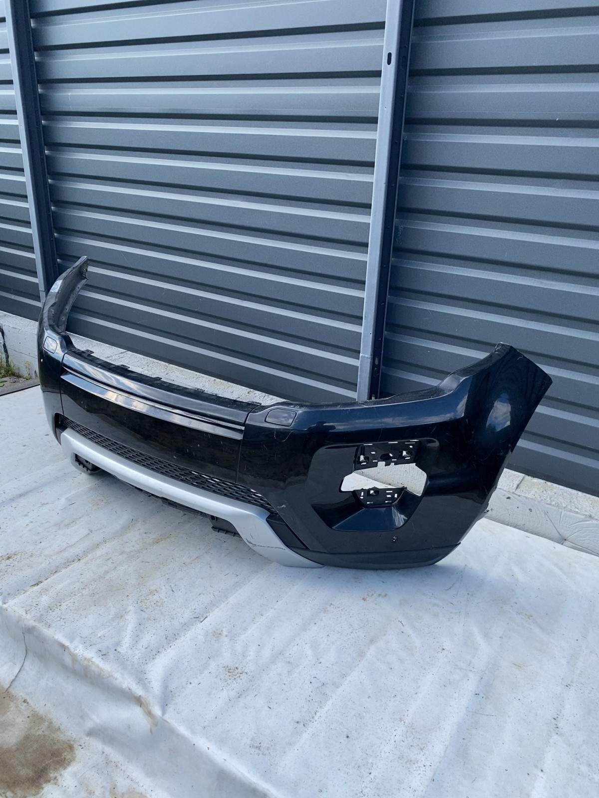 Бампер передній Range Rover Evoque 1 (11-18) BJ3M17F003
