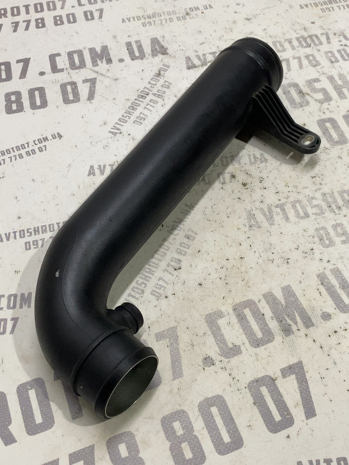 Патрубок повітряний Volkswagen Passat CC 35 OE 1K0129654BE