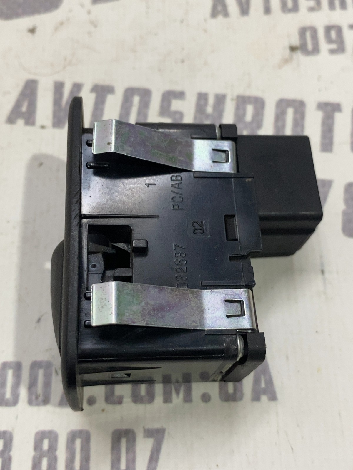Кнопка склопідіймача Jeep Cherokee KL 56046555AC фото 2