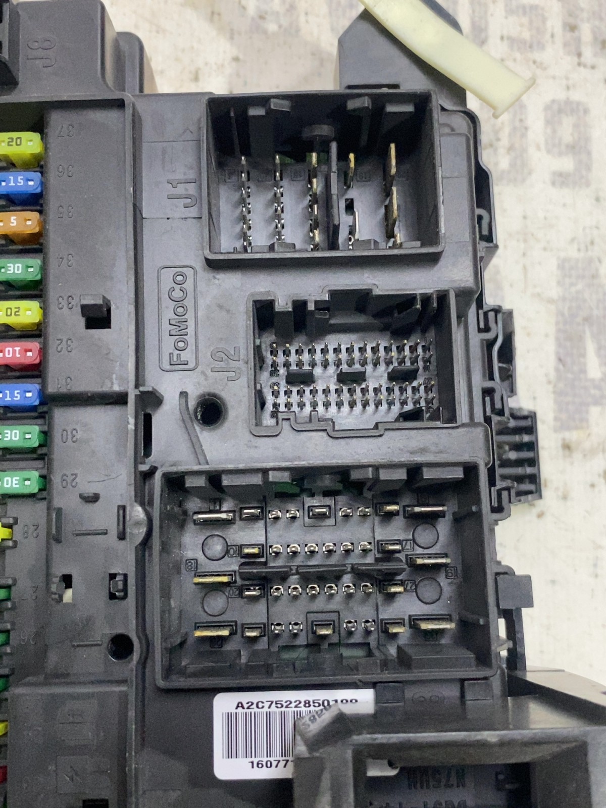 Блок запобіжників Ford F-150 (09-14) GL3T15604