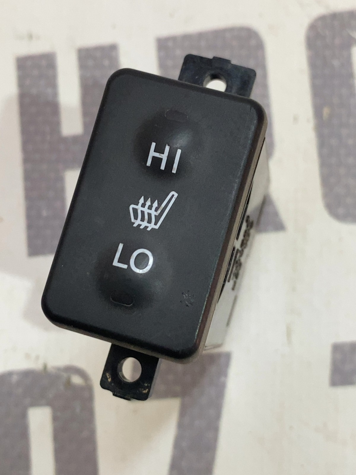 Кнопка обігріву сидінь Acura RDX 2 OEM m36683
