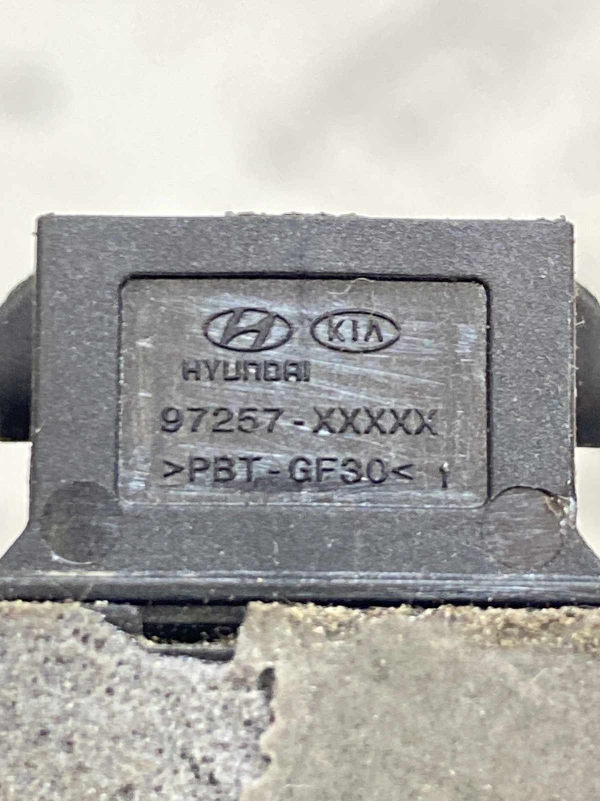 Датчик конденсату скла Hyundai Tucson 4 OEM 97257XXXXX