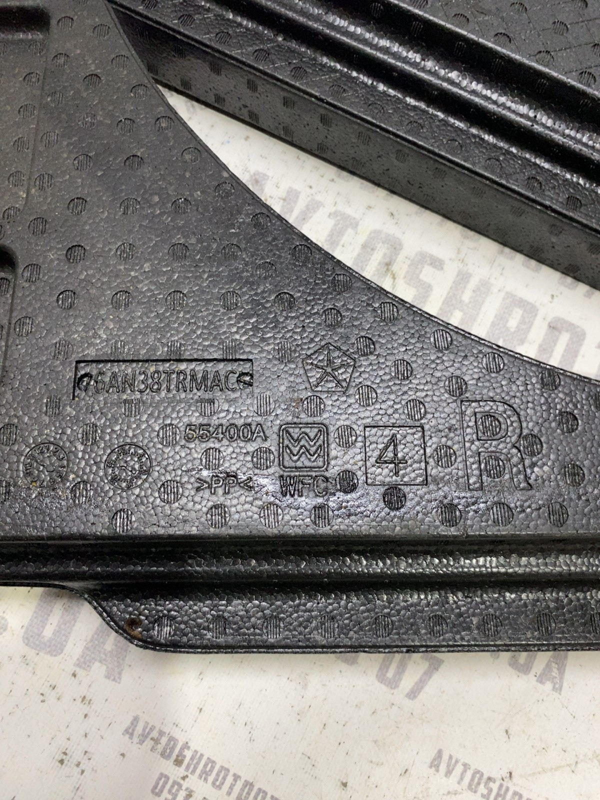 Пенопласт багажника Jeep Compass MK 6AN38TRMAC