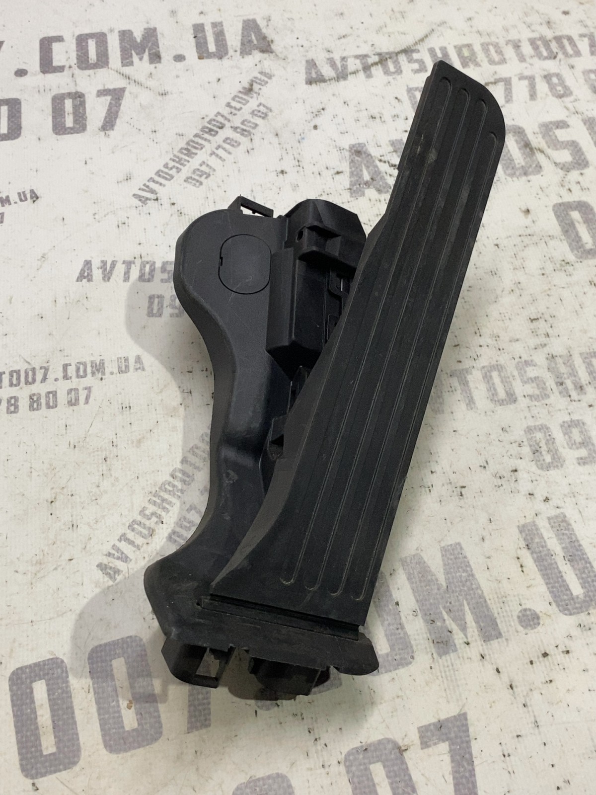 Педаль газ Volkswagen Passat CC 35