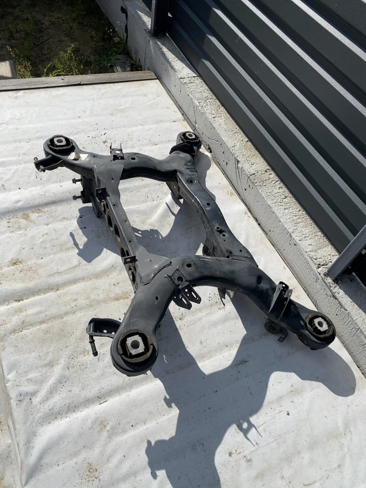 Підрамник задній Jeep Grand Cherokee WK2 4877623AD