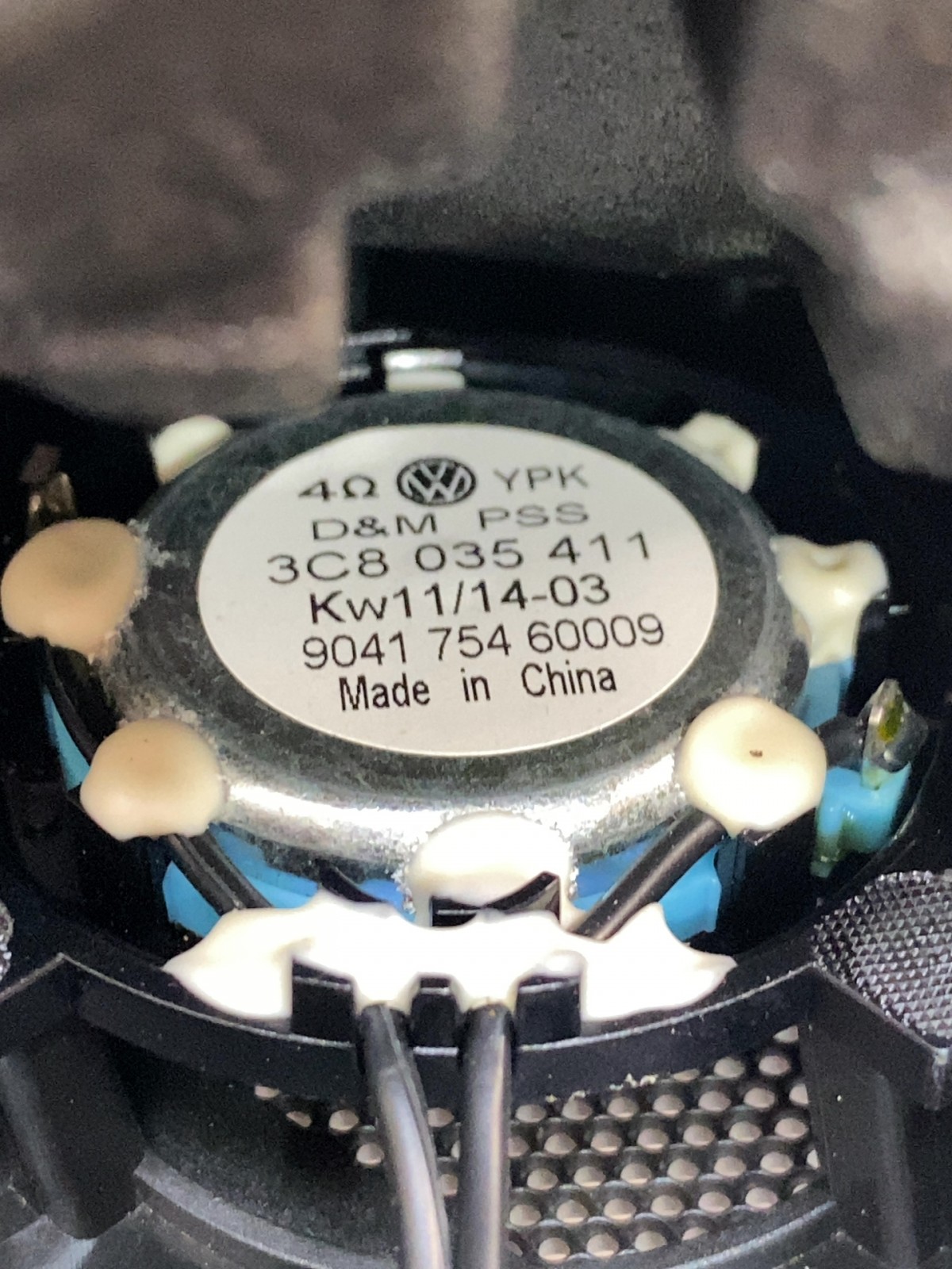 Накладка салону передня права VW Passat CC 35 3C8837994E