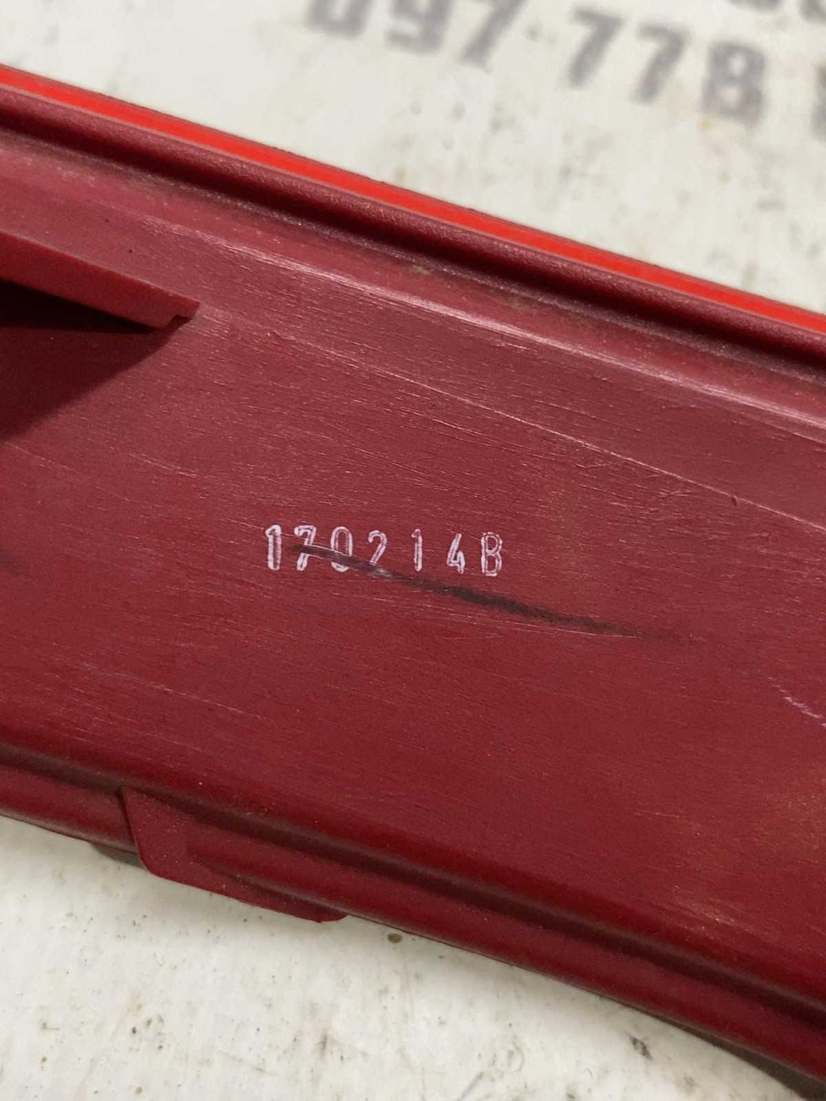 Накладка бампера права Nissan Rogue T32 xingyuh0002