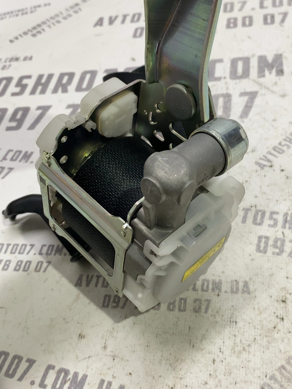 Ремінь безпеки Toyota RAV4 5 OEM 0080P1170039
