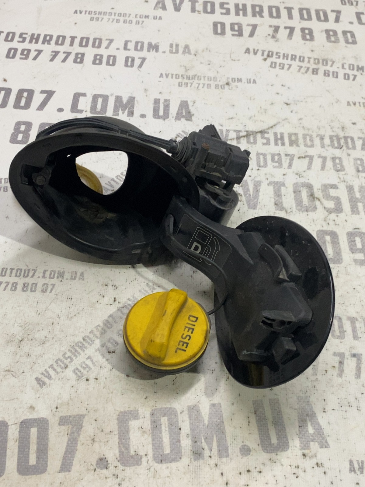 Лючок бака Range Rover Evoque 1 (11-18) BJ3227936A