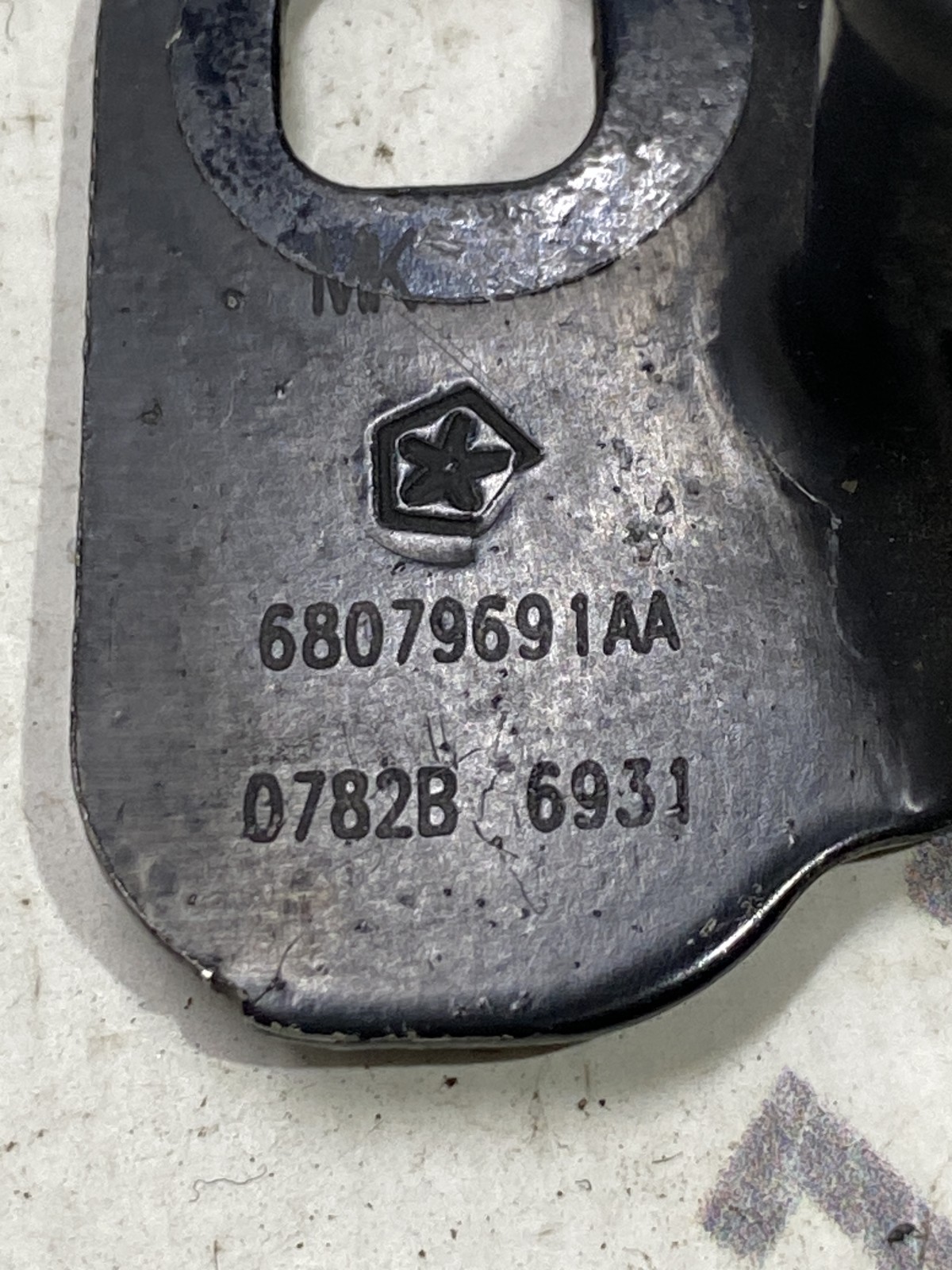 Замок капота Jeep Compass MK (06-16) 68079691AA